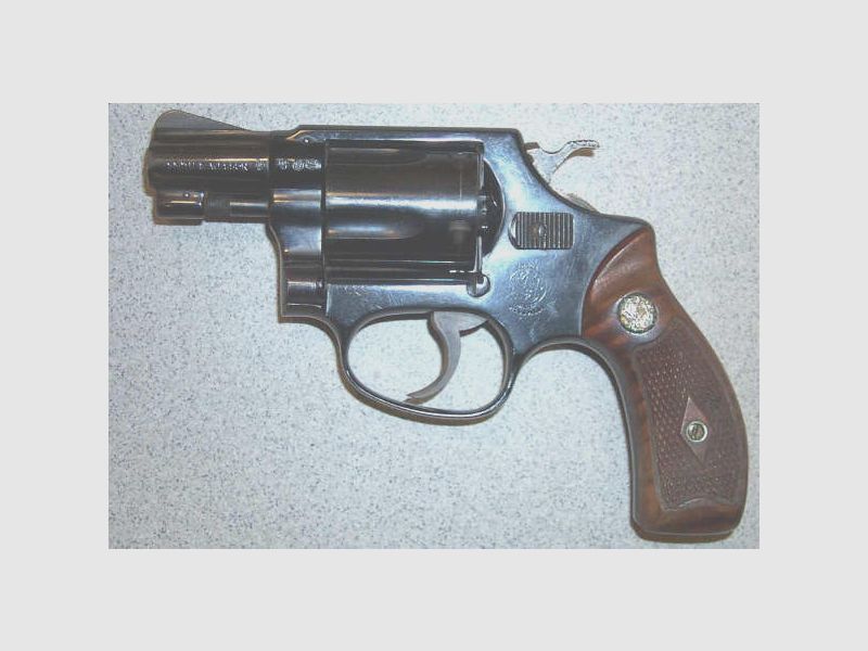 Smith u. Wesson - USA	 37, Bild 2 von 2