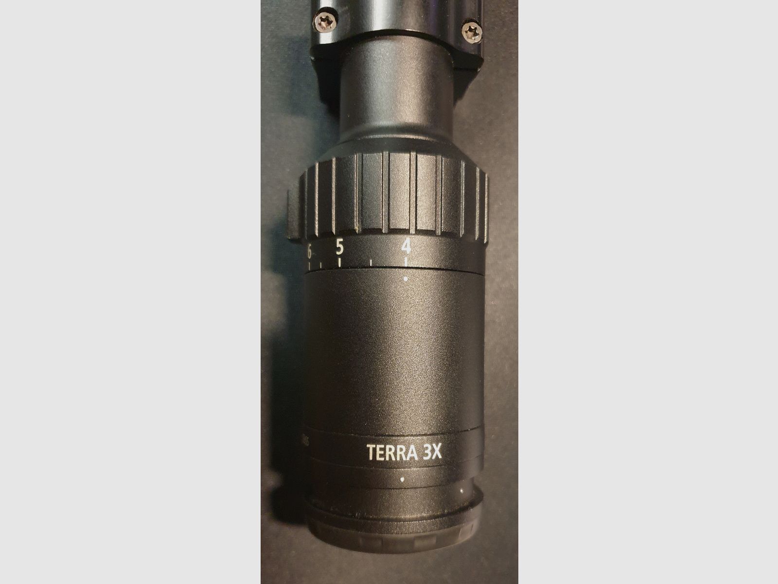 Zeiss TERRA 3x 4-12x50 mit Montage