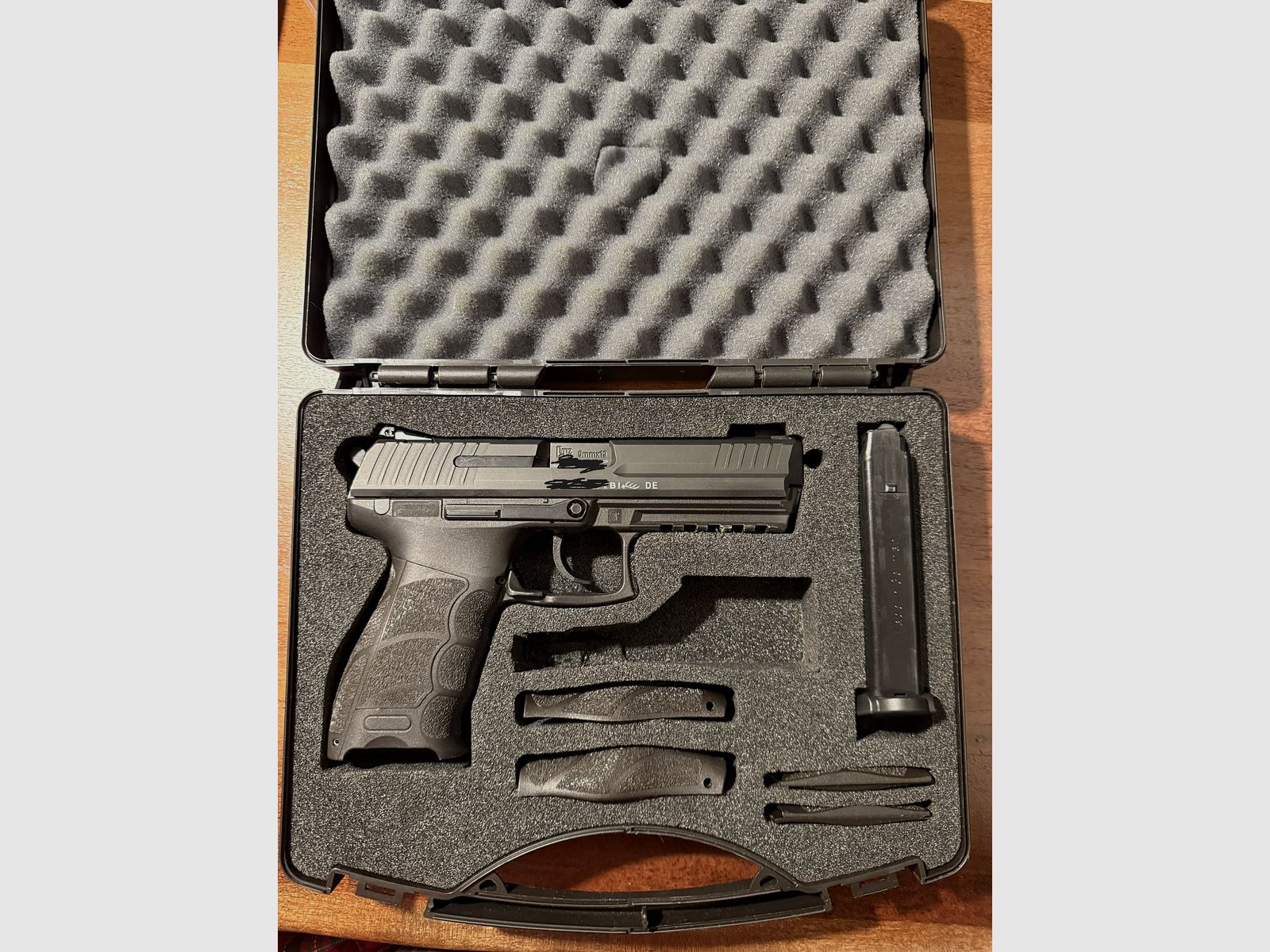 P30L mit 5 Magazinen und 2 LPA Visieren (Fiber und Luminova/Nachleuchtend)