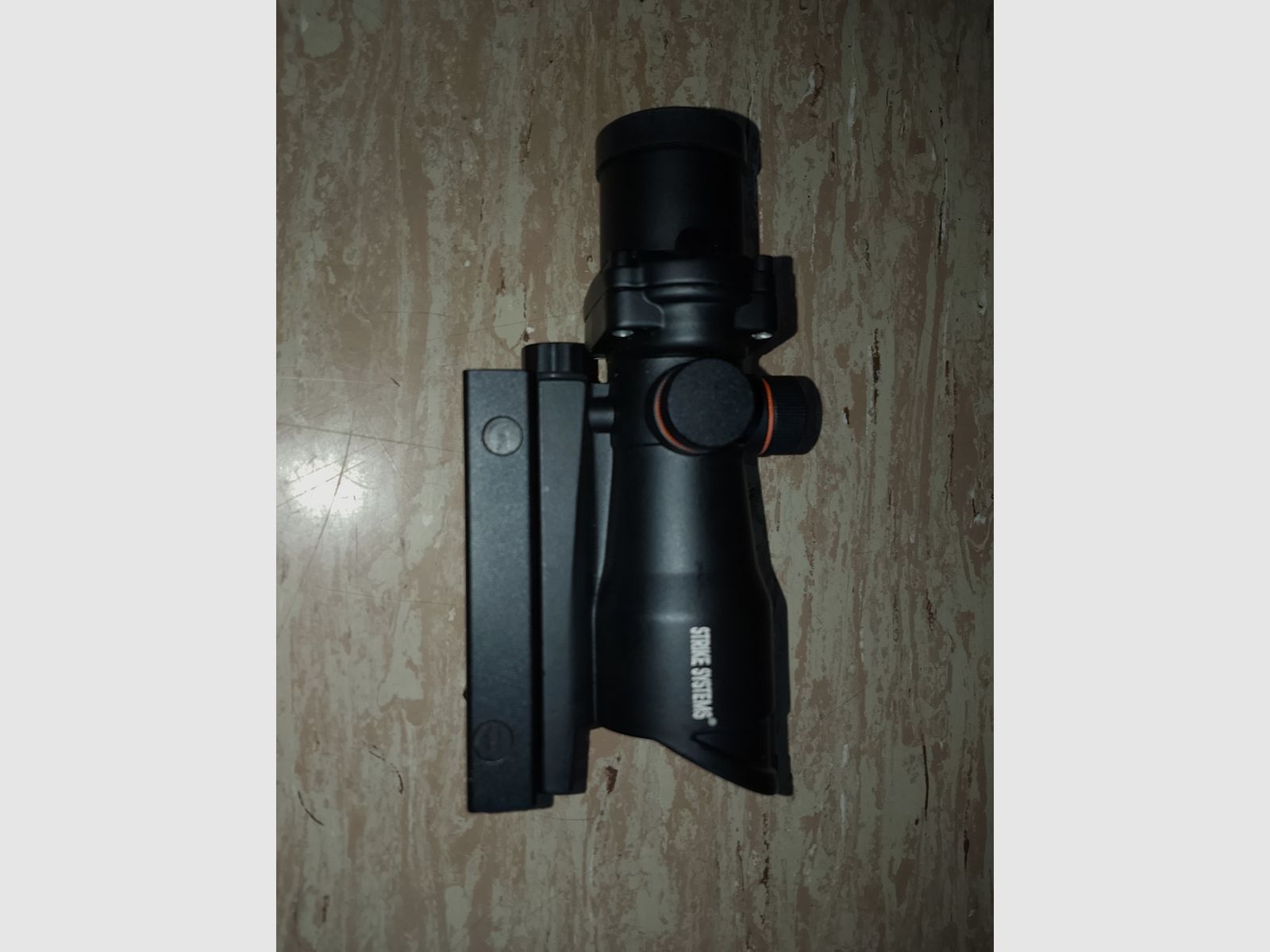 Strike System Scope Zielfernrohr mit Picatinny Befestigung with Mount 