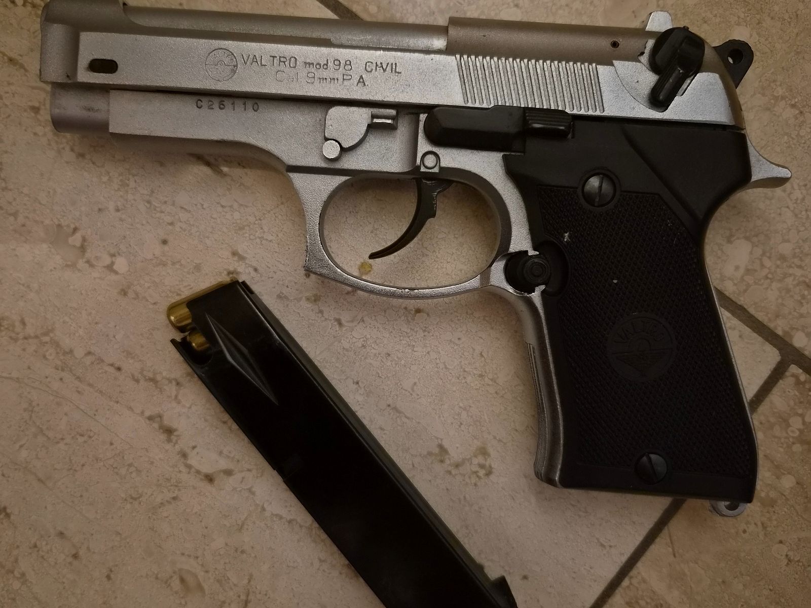 Pistole 9mm Gas-Schreckschuß