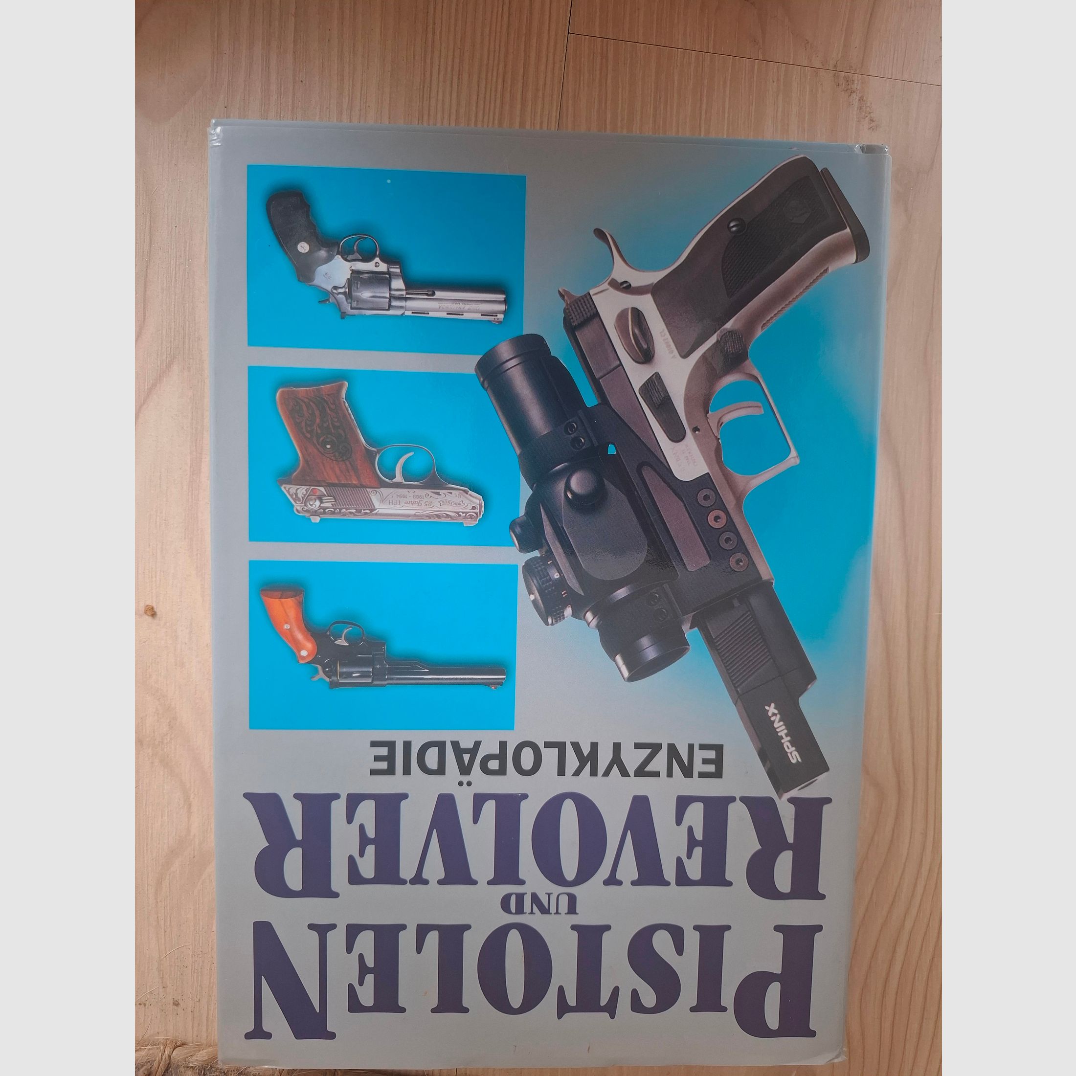 Konvolut aus verschiedenen Waffenbüchern