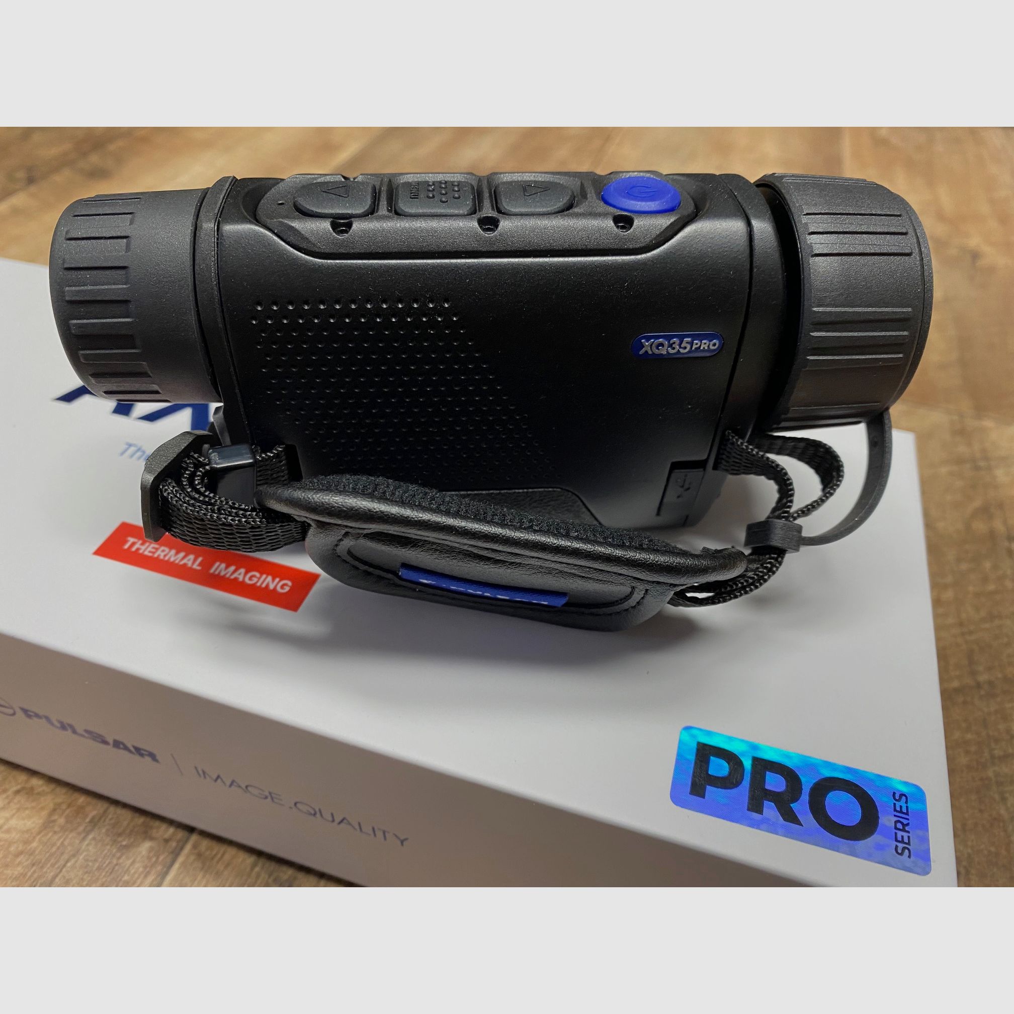 Pulsar Axion 2 XQ35 Pro, zdjęcie 1 z 3