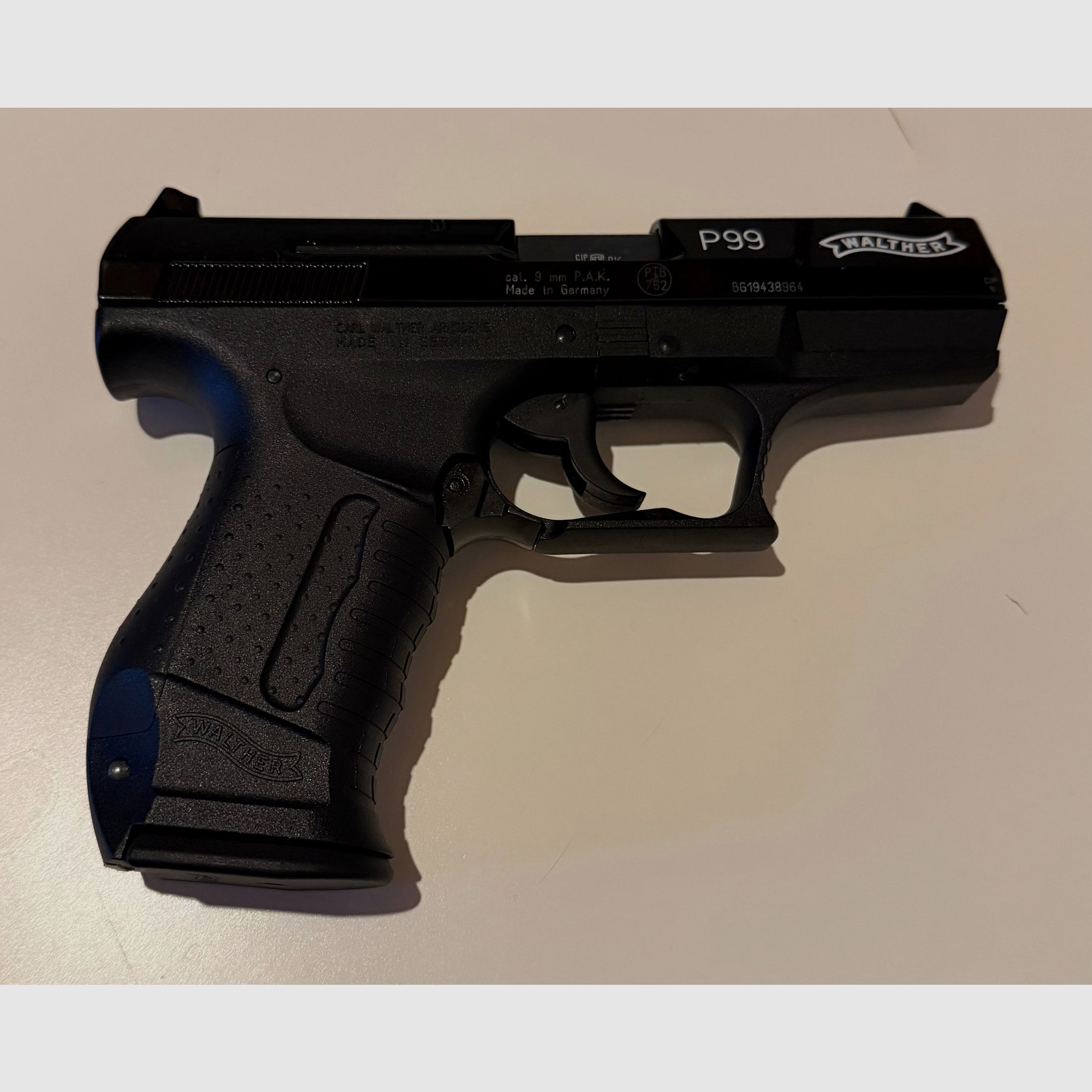 Walther P99 P.A.K. Schreckschuss Gas negro mate y pintado en ALTO BRILLO original