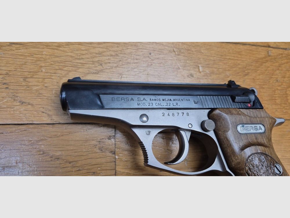 Schöner argentinischer Pistol Bersa Modell 23 – Gaucho der Pampas und der heißen Nachtclubs von Cordoba – Die kleine argentinische im Kal. 22LR, die Amerikaner beeindruckt – 100% Stahl – Leicht und sehr präzise – Exzellente Ästhetik und Mechanik – Spiegel-Lauf – Sehr schöne Waffe in TBE++, Bild 17 von 18