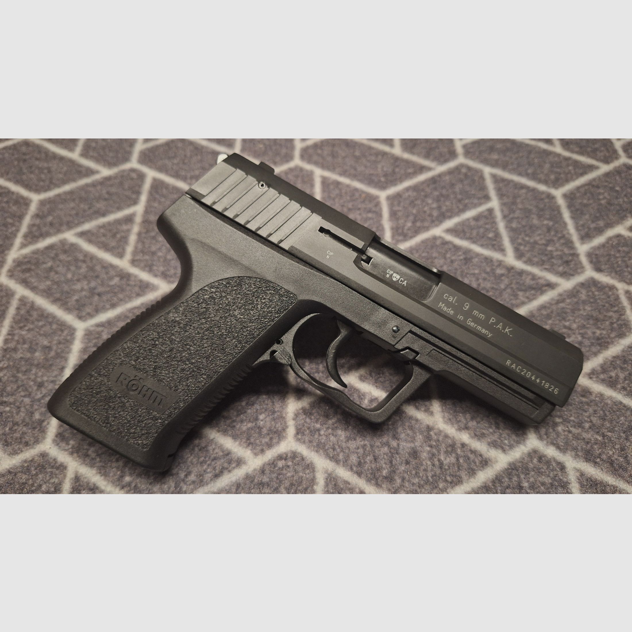 Röhm RG 96 Schreckschuss Pistole brüniert