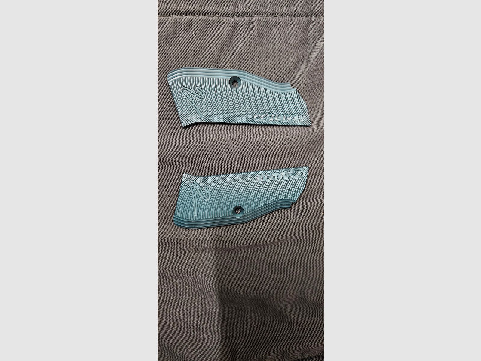 CZ Shadow 2 originale Alu Griffschalen
