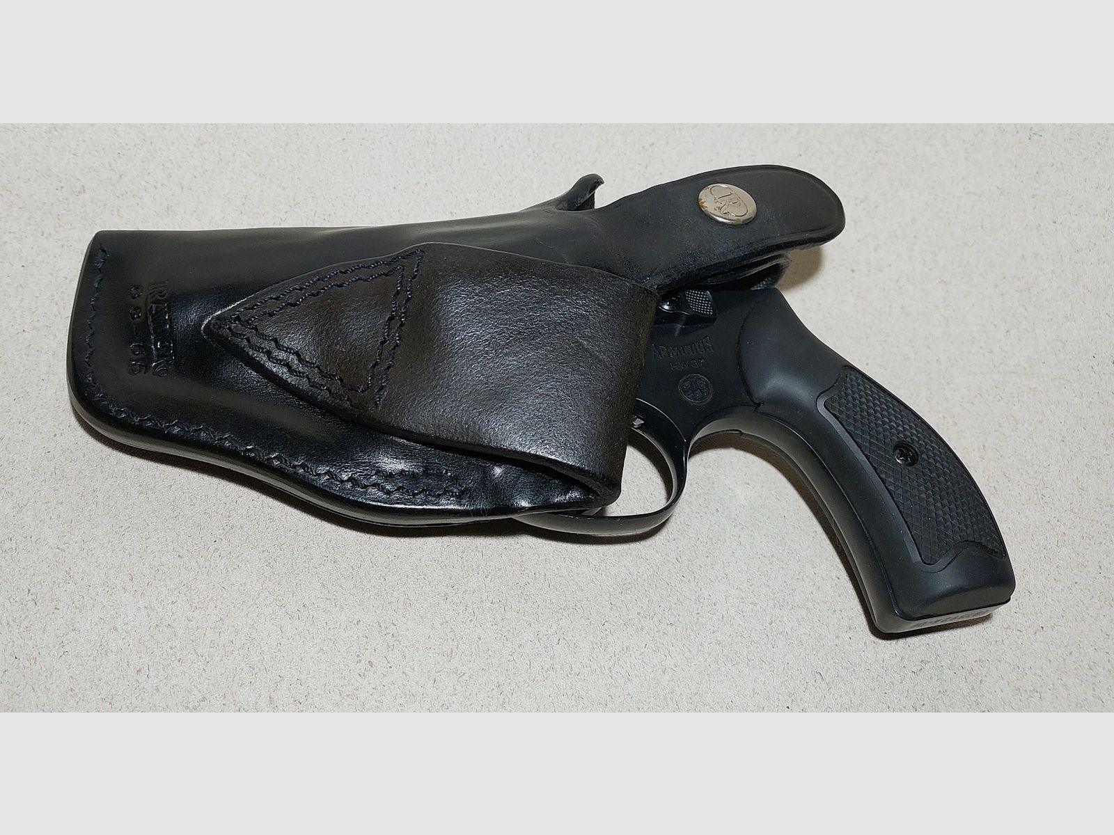 Weihrauch HW37 cal. 9mm R.K. (PTB 887) mit Lederholster