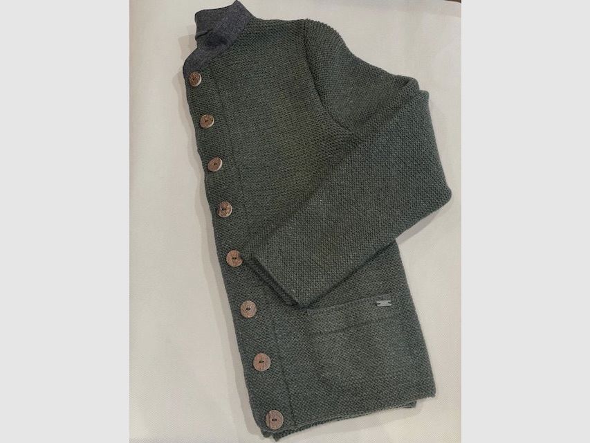 Pezzo Schafwolljacke mit Lodenkragen für Herren Handgestrickt in Oliv, Bild 1 von 2
