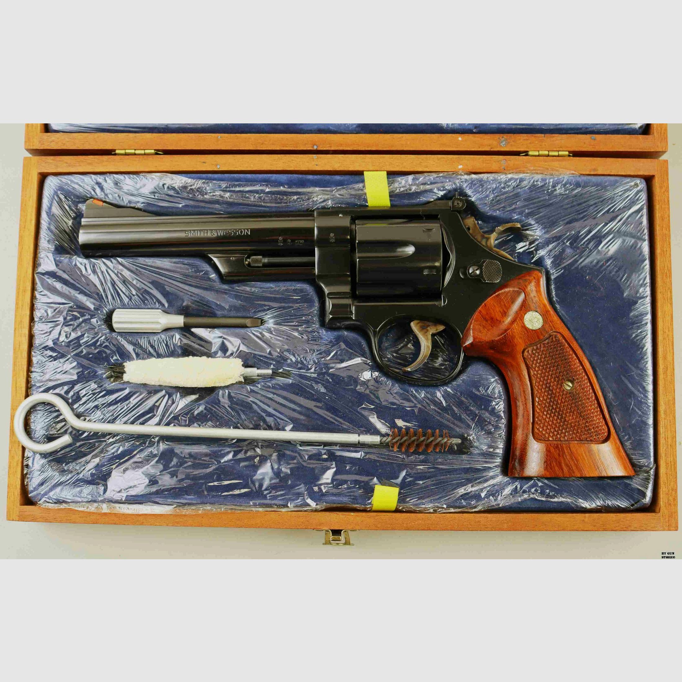 Revolver Smith & Wesson mod. 57 cal. 41 Rem. Matr. N390894, immagine 9 di 12