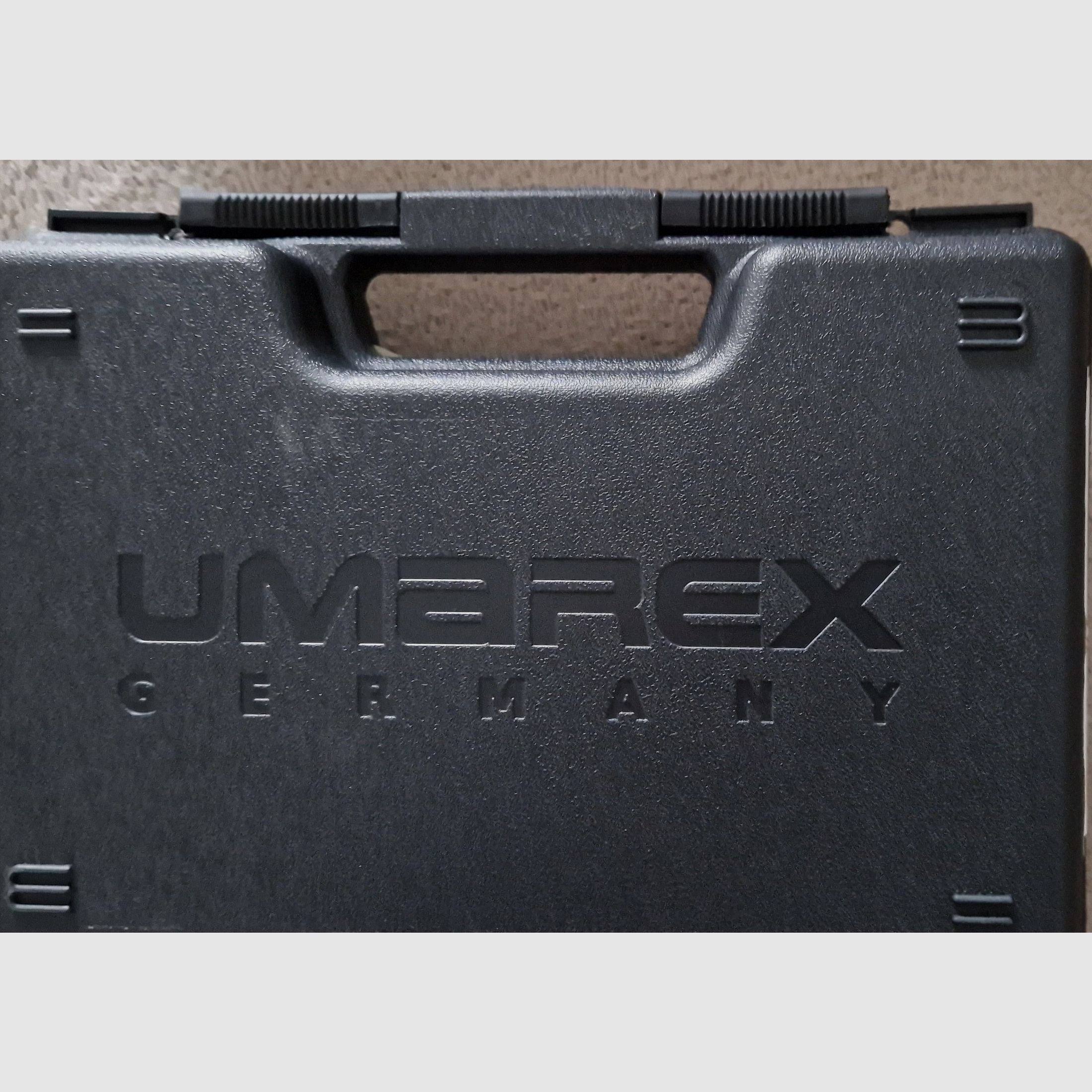 PPQ Schreckschuss Pistole mit Schalldämpfer