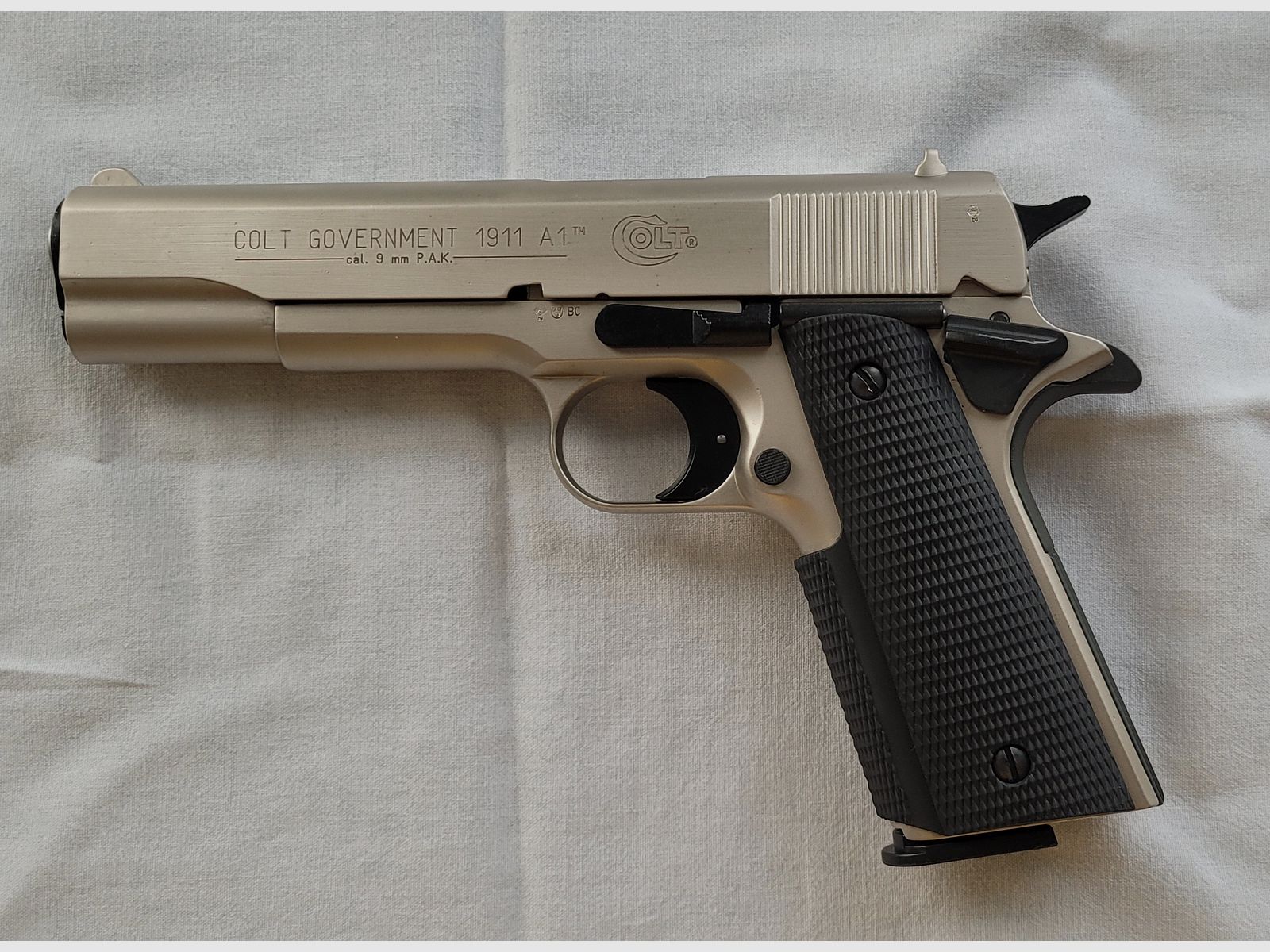 Colt Coverment Gas-Signal Pistole, vernickelt