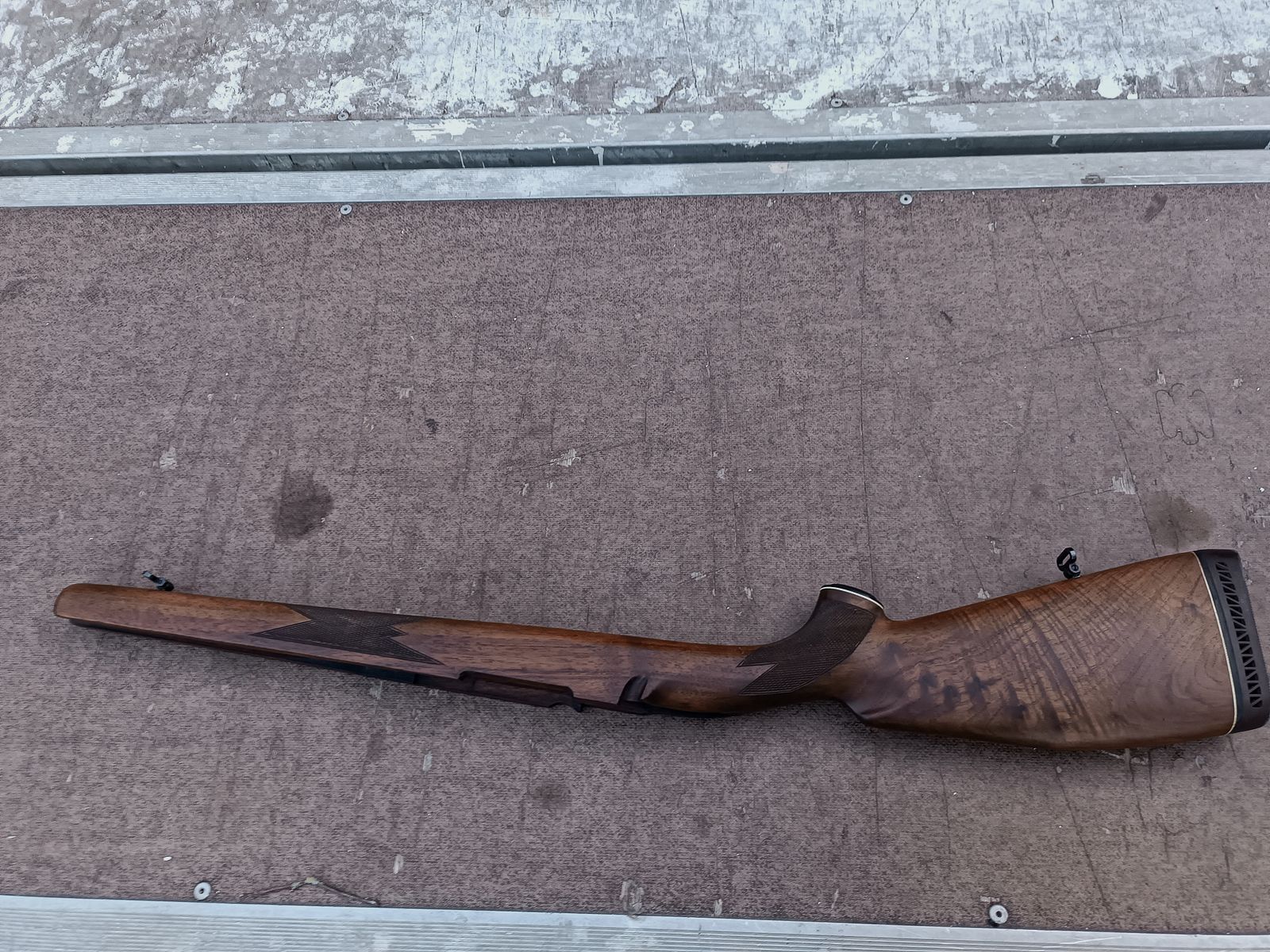 Culata de rifle nogal, recorte para la mejilla, culata KICK-EEZ, imagen 3 de 5