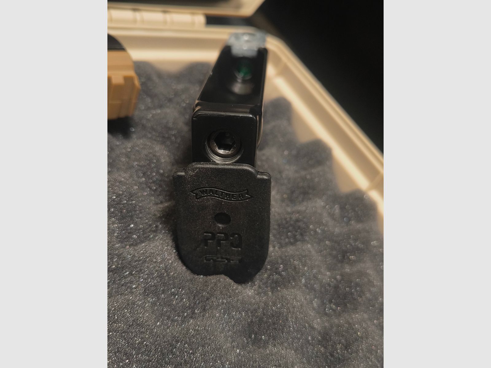 ⚠️ Attenzione amici MagFed, Walther PPQ M2 T4E Dark Earth Brown, calibro .43, sparato solo una volta un caricatore di prova & senza graffi & guarnizione assolutamente sigillata & una confezione da 5 cartucce Max Tactical Co2 ⚠️ Attenzione spedizione gratuita!!