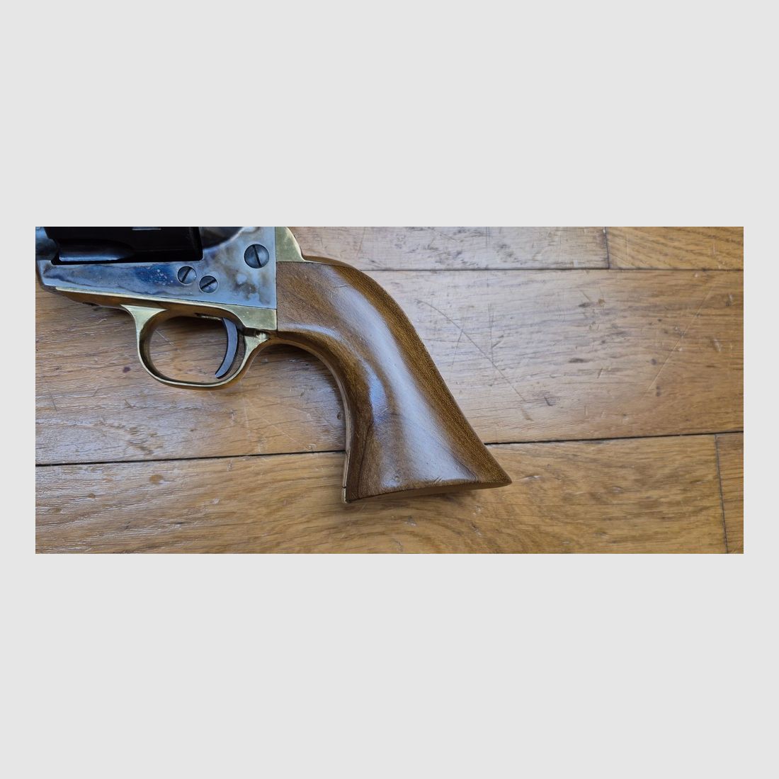 SAA 1873 de chez Ubert en 44-40 /44 WCF – « Mod American Carbine » – État esthétique bon (sans oxydation) État mécanique impeccable – Mais guidon « travaillé » – Vendu pour pièces même si utilisable en l&rsquo;état !, image 3 sur 19