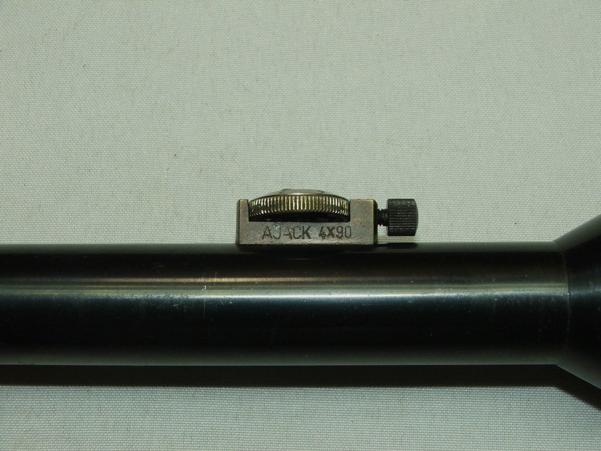 Telescopio ZF39 Ajack 4x90 1941/B de la Segunda Guerra Mundial