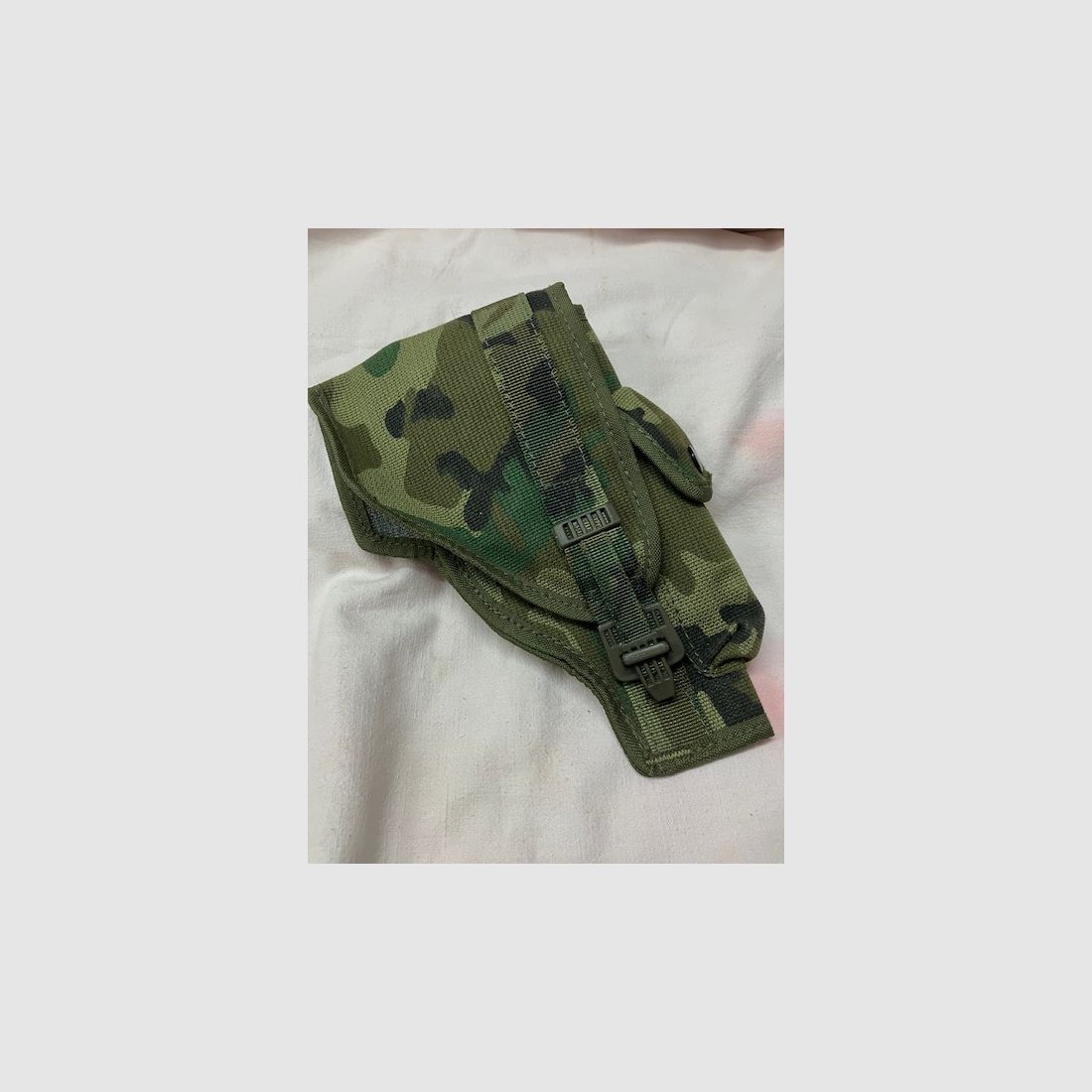 Confezione di fondine per pistole o revolver