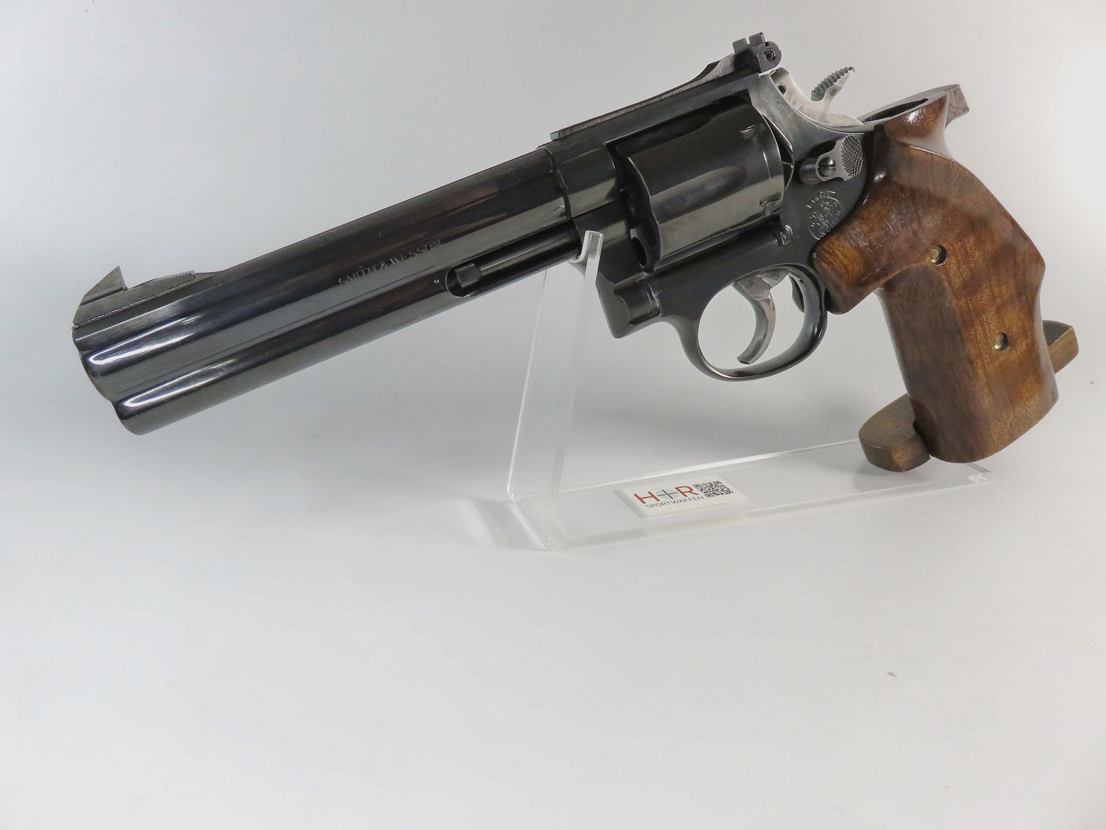Revólver Smith & Wesson, modelo 586-3 | .357 Mag | 6 pulgadas | Pavonado | En excelente estado