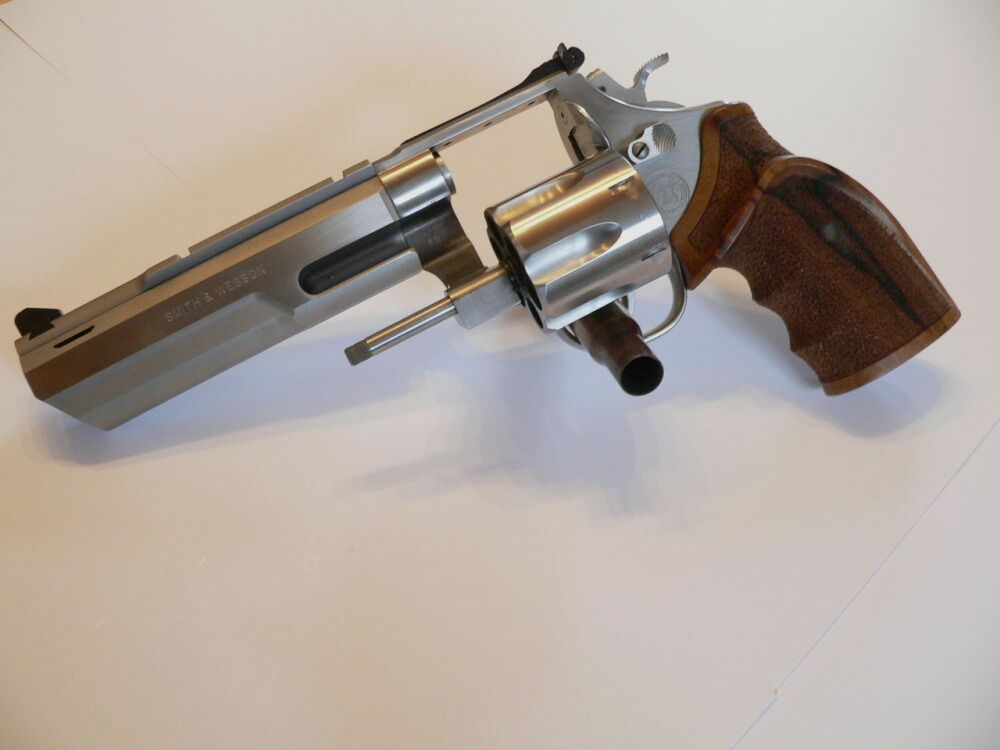 Smith & Wesson	 629 Exclusiv