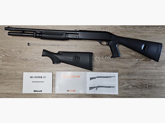 Benelli M3 Super 90, Kaliber 12/76, kurze Lauflänge, Pistolenschaft und Standardschaft