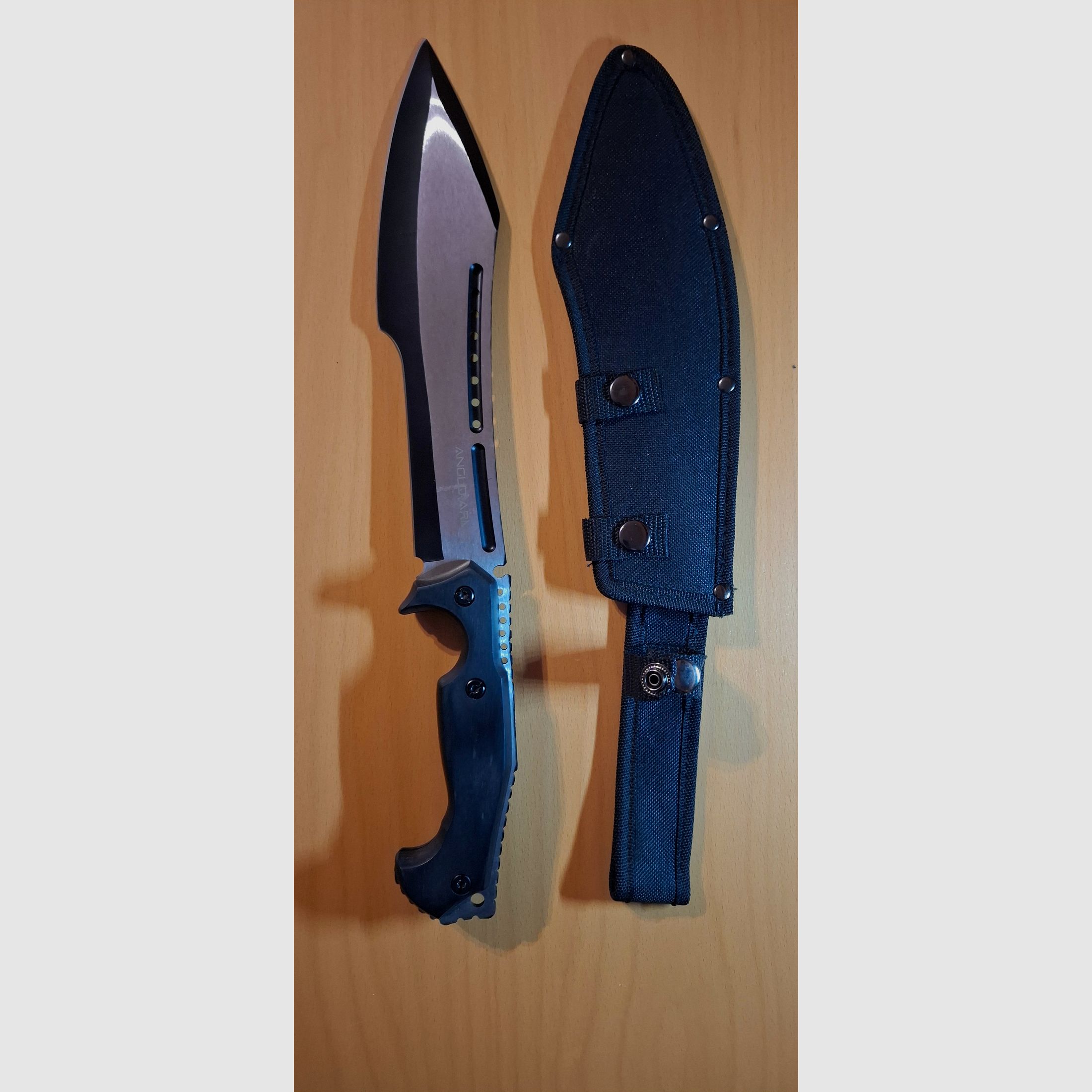 <Vende. Cuchillo de campo ANGLO ARMS. Precio negociable