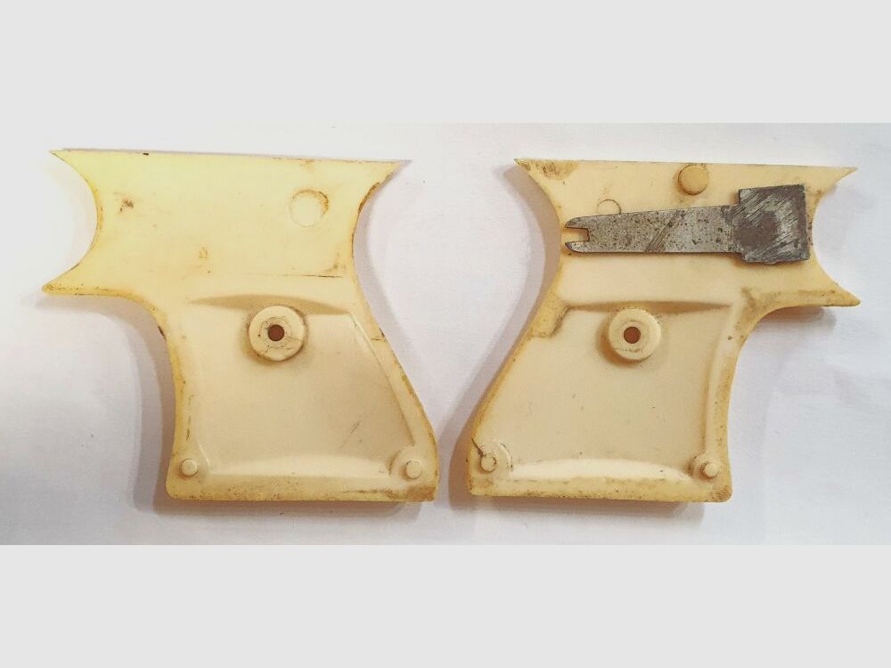 EMGE Paar Griffschalen für Em-GE Modell 320 Pistole, gebraucht