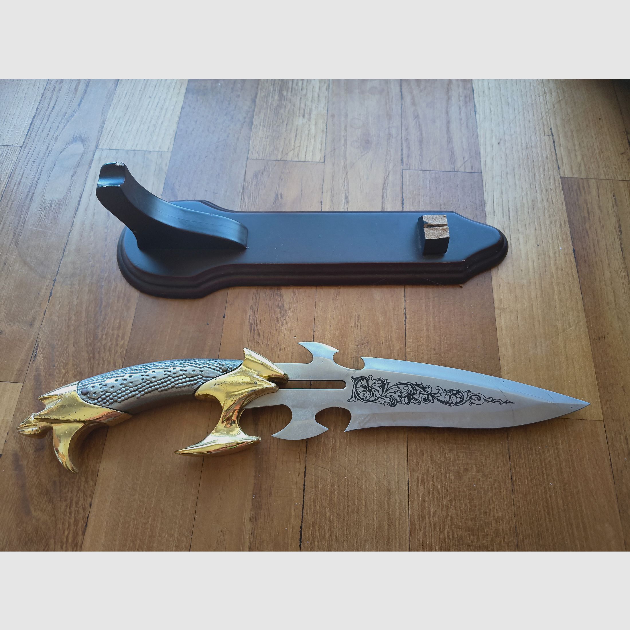 Couteau médiéval 36 cm de longueur totale