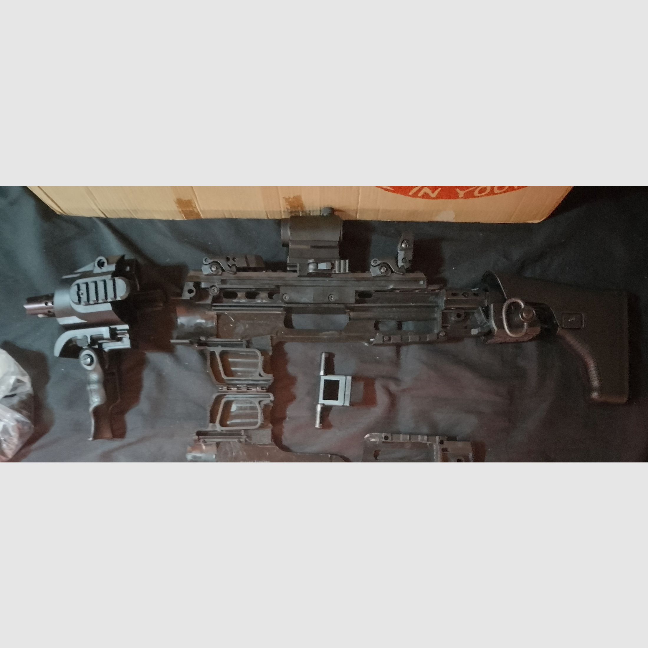 RAM Cal .43 Combat (Glock) + 4 Magazine + Aps Caribe Action Conversion Kit T1-Socom Visier und Zubehör Co2 Fastballs + Paintballs