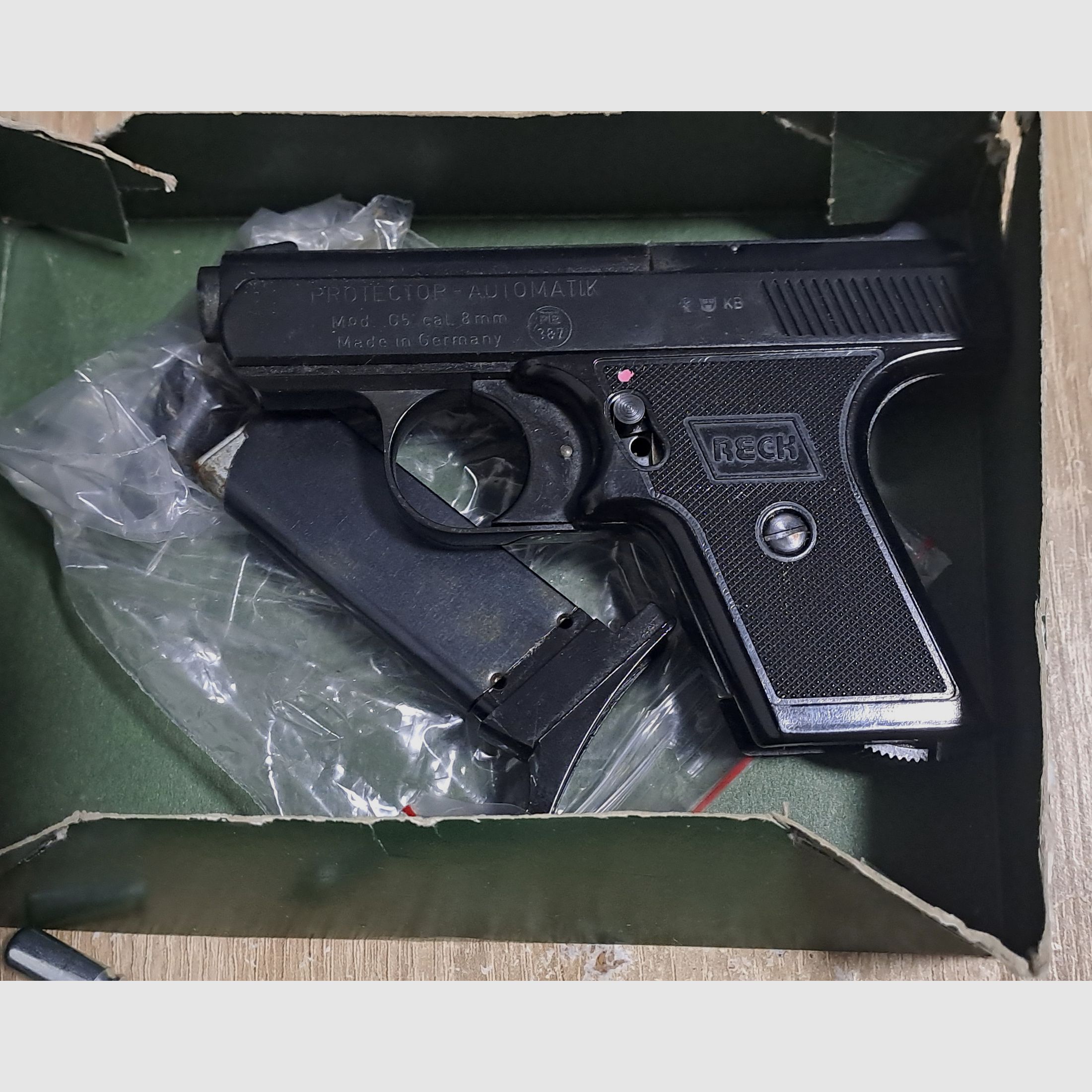 Reck Protector G5 in caliber 8 mm blank/ PTB 387 with packaging!