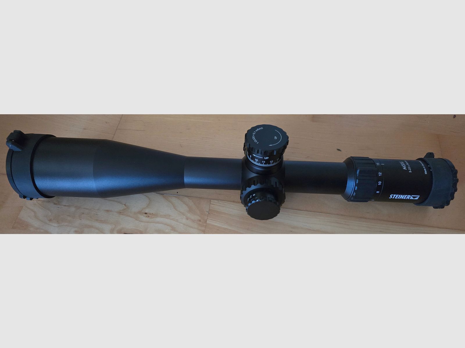 Steiner M5Xi 5-25x56, FFP, 34mm Mittelrohrdurchmesser, TReMoR3 militärisches Absehen, wie neu
