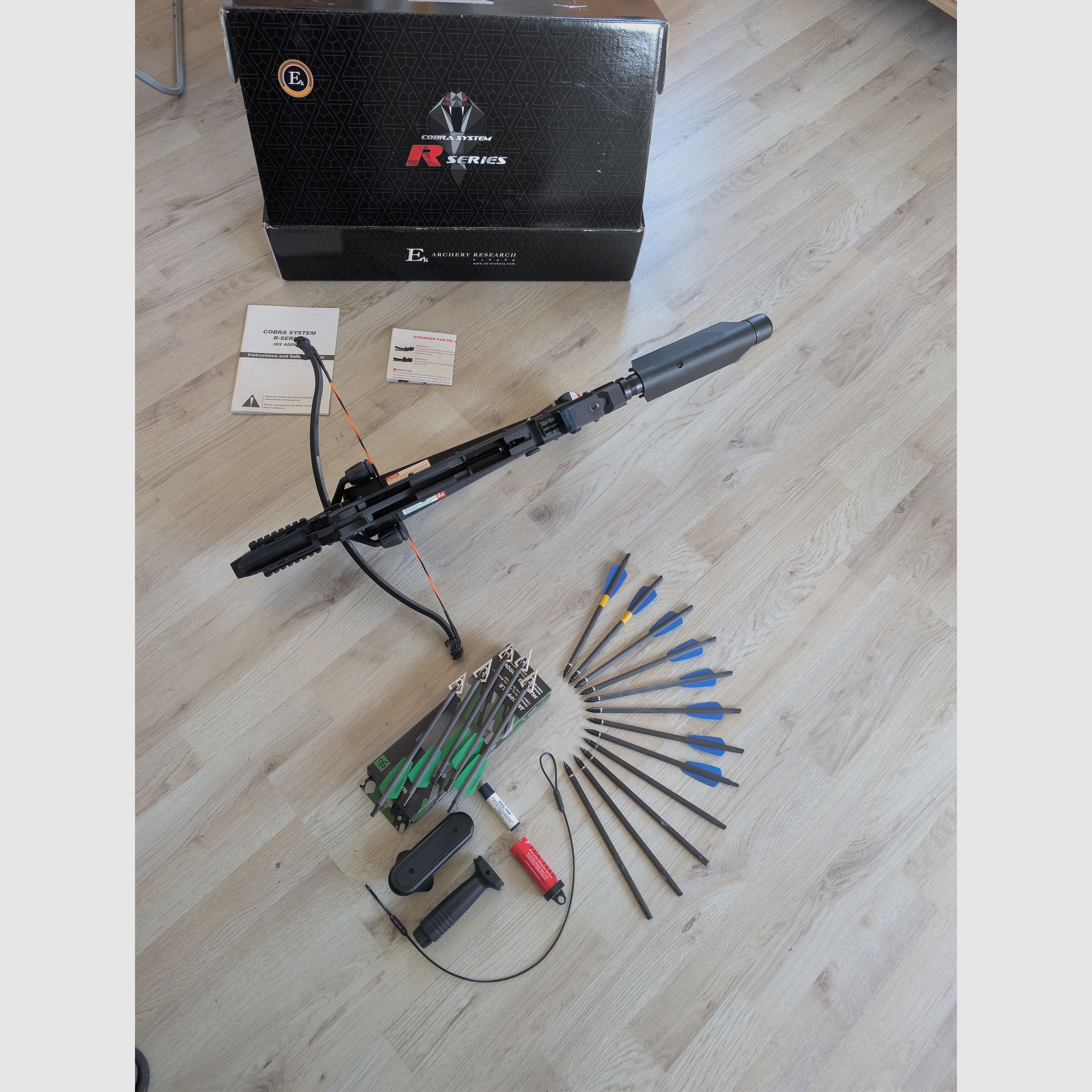 Cobra Adder Armbrust + Zubehör 