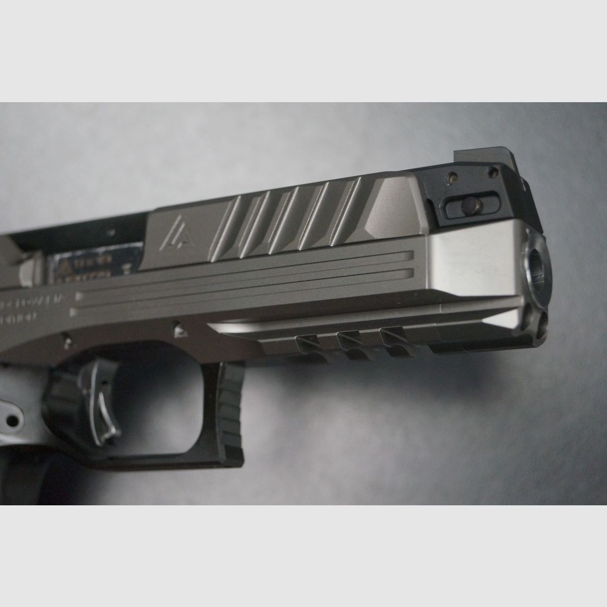 Laugo Arms Alien Creator Swiss Exclusive Edition, Bild 2 von 6