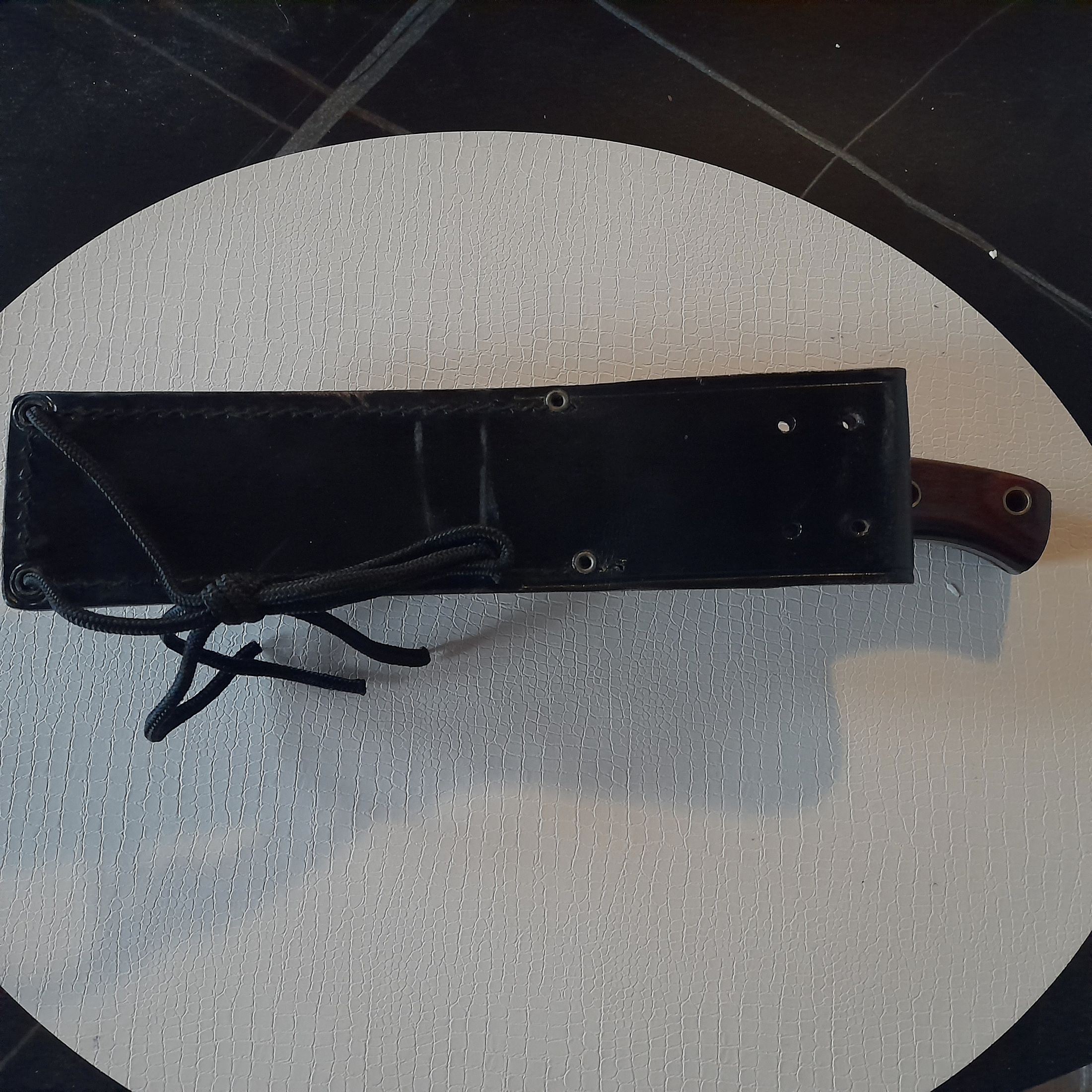 Couteau de chasse lame d'environ 14 cm avec étui en cuir