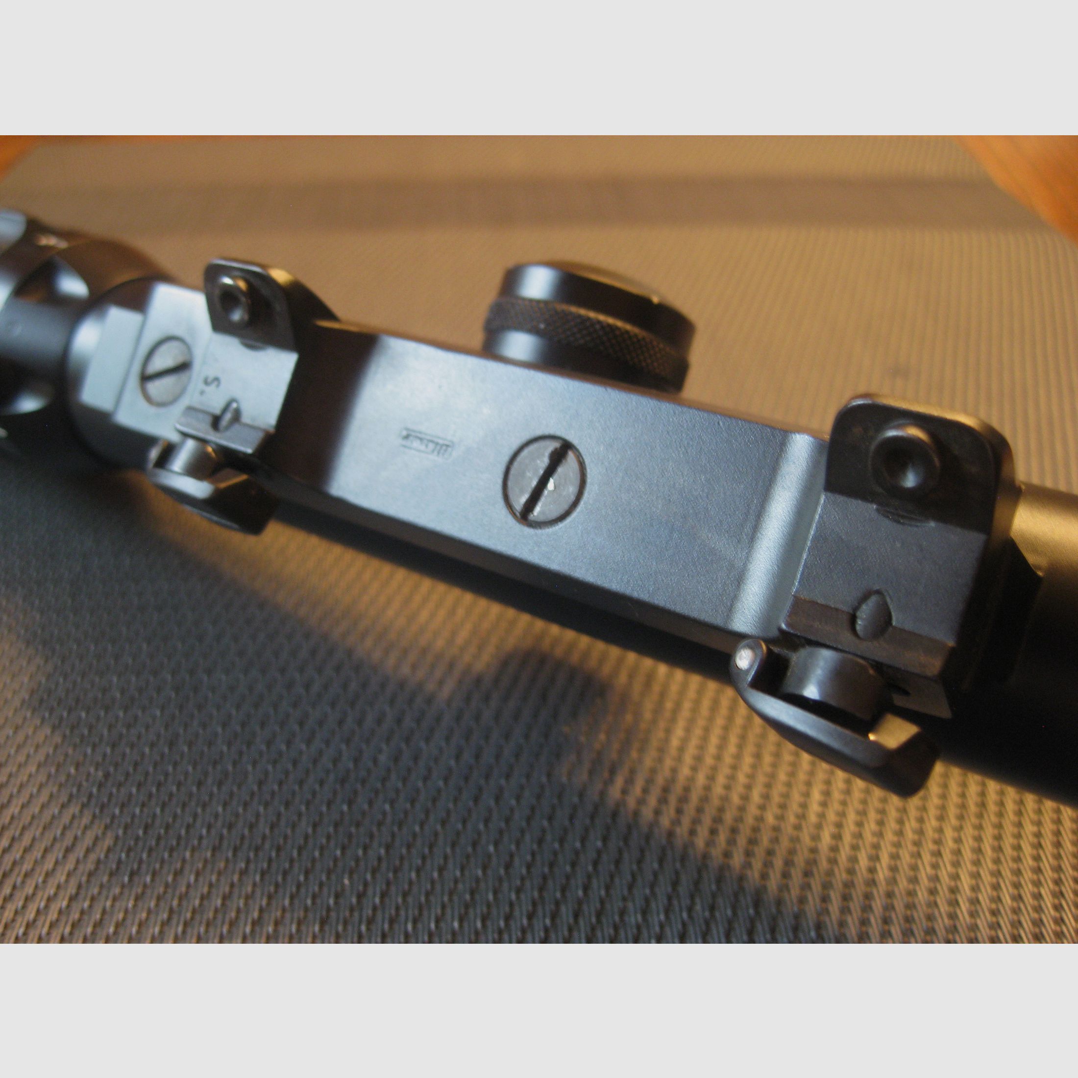 KLASSIKER = Schmidt&Bender 2,5-10x56 Absehen-4 mit Schiene und original Blaser-Sattelmontage für Blaser und Sauer 505 passend !! KEIN ZEISS-SWAROVSKI-LEICA-DD-MINOX-GPO usw.