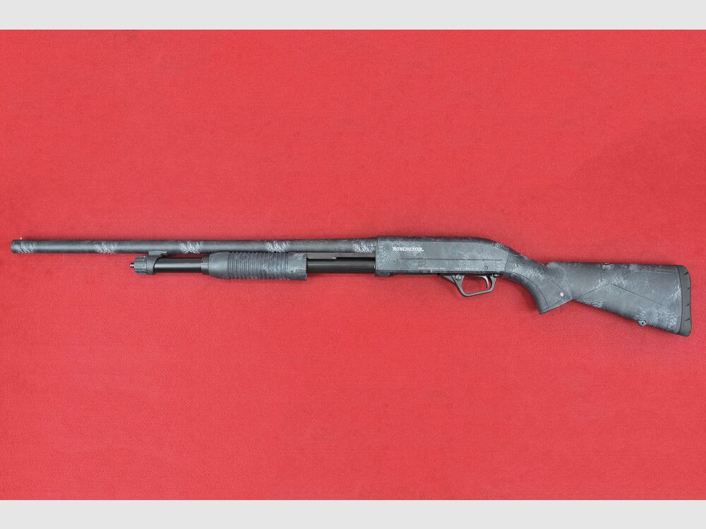 Winchester SXP Typhon Defender z gwintem 12/76