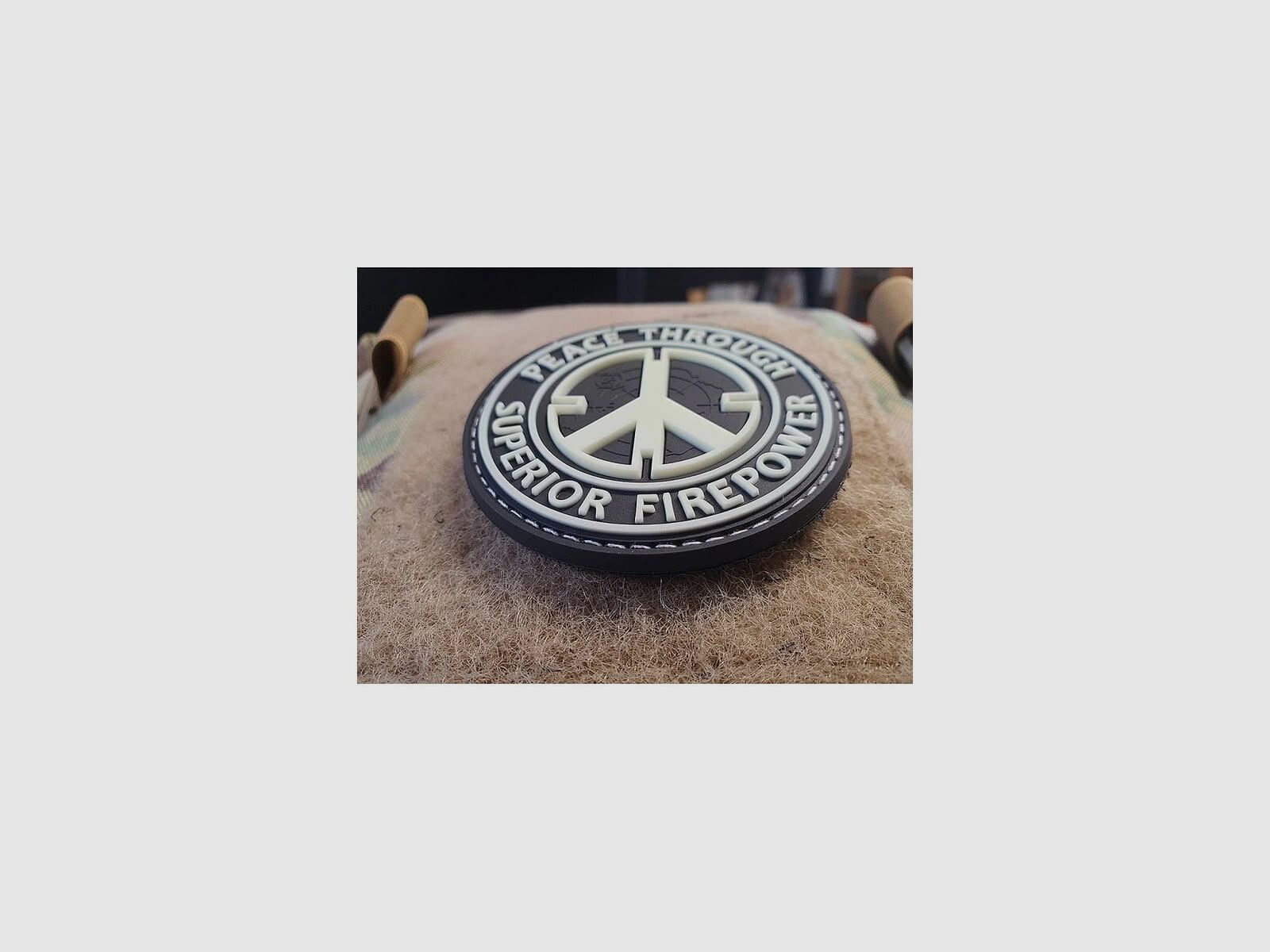 JTG 3D Peace Through Superior Firepower Patch, Bild 4 von 4