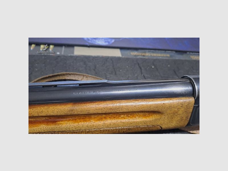 Franchi self-loading shotgun with multichoke