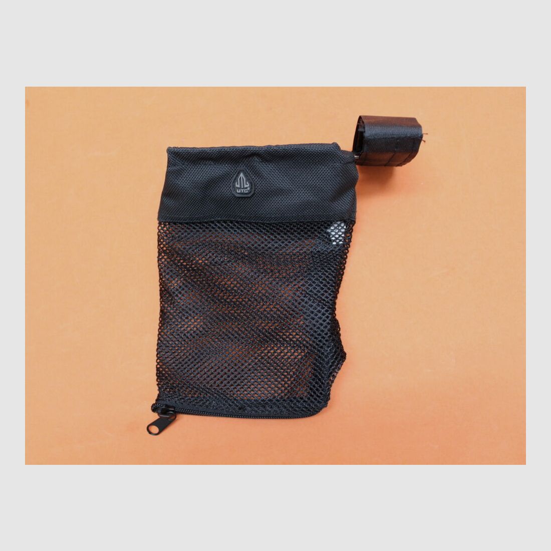 UTG - Leapers AR-15: Deluxe Mesh Trap Shell Catcher (PVC-SHL16)/ Sacchetto raccoglitore di bossoli nero con velcro