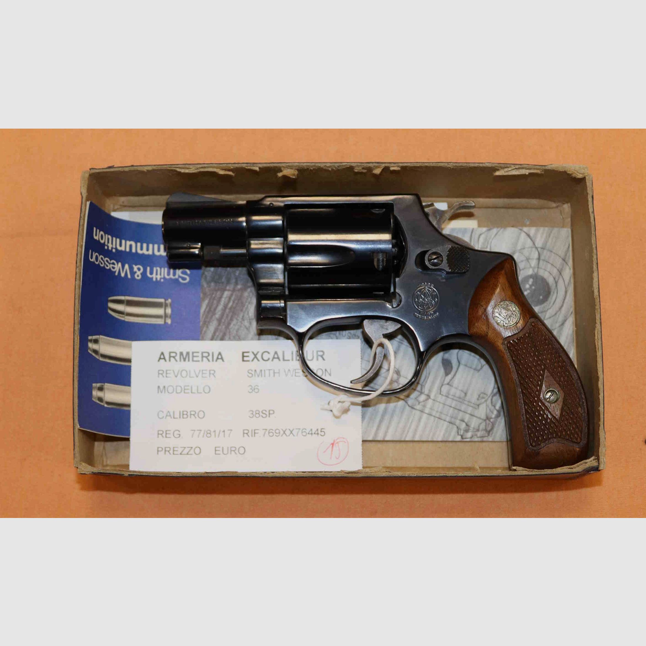 Revolver Smith & Wesson Model 36 Caliber 38SP, image 6 of 7
