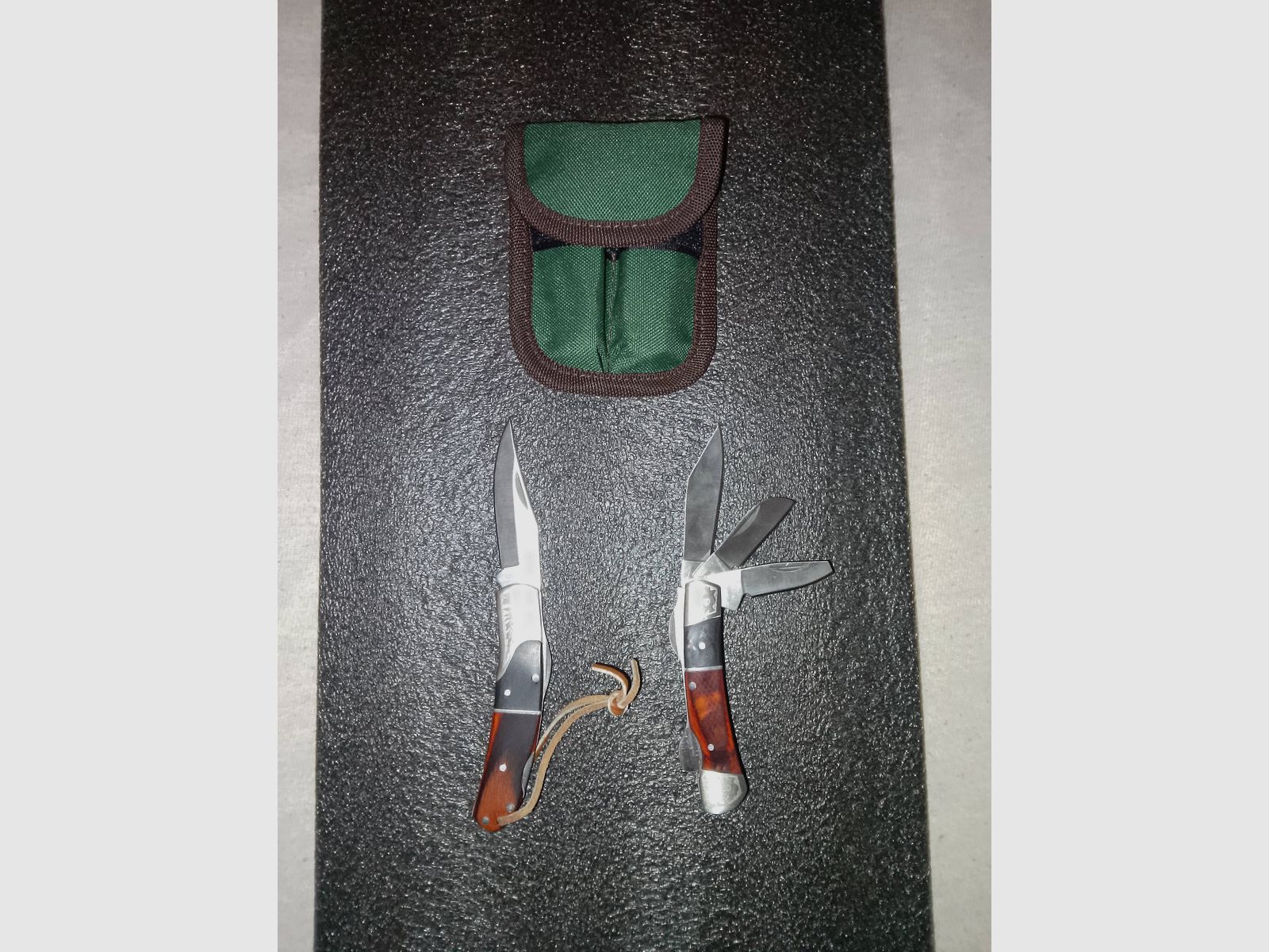 Verschiedene Taschenmesser