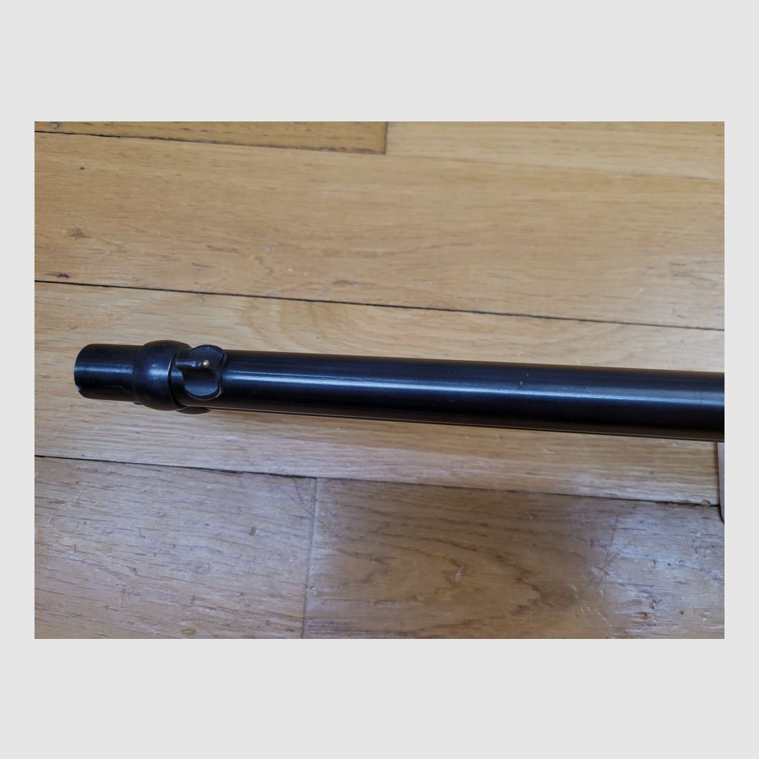Sehr schöne Unterhebelrepetierbüchse Marlin Modell 1894 – Waffe von 1981 – Kal. .357Mag – 10+1 Schuss – Sehr schöner Schaft aus amerikanischem Nussbaum mit selbstgemachter, stoßdämpfender Schulterplatte – Ultra flüssige Mechanik – Wunderschöner 47 cm Lauf – Eine universelle Schusswaffe in TBE++ Nahezu neu!, Bild 21 von 28