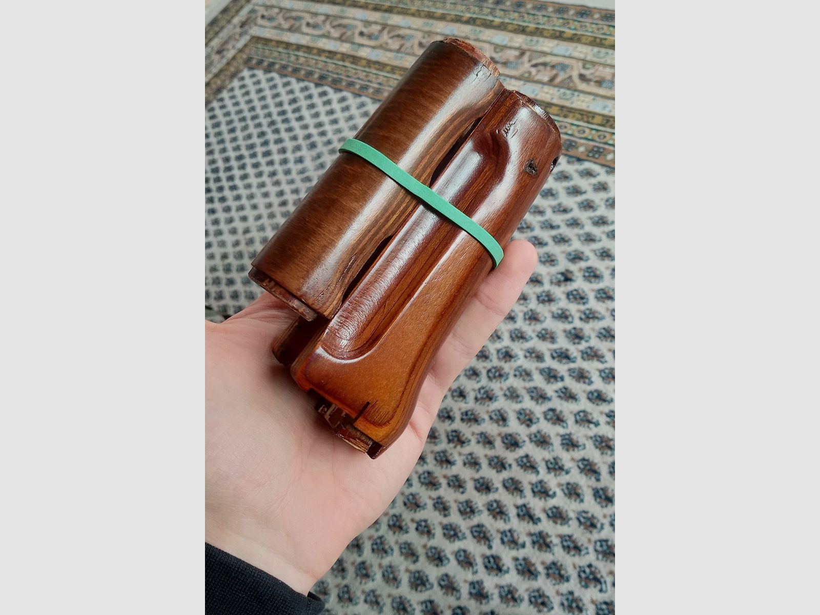 Protezione in legno per AKS-74u / Krinkov russo con molla e distanziatore Tula circa 1985 protezione in legno AKSU