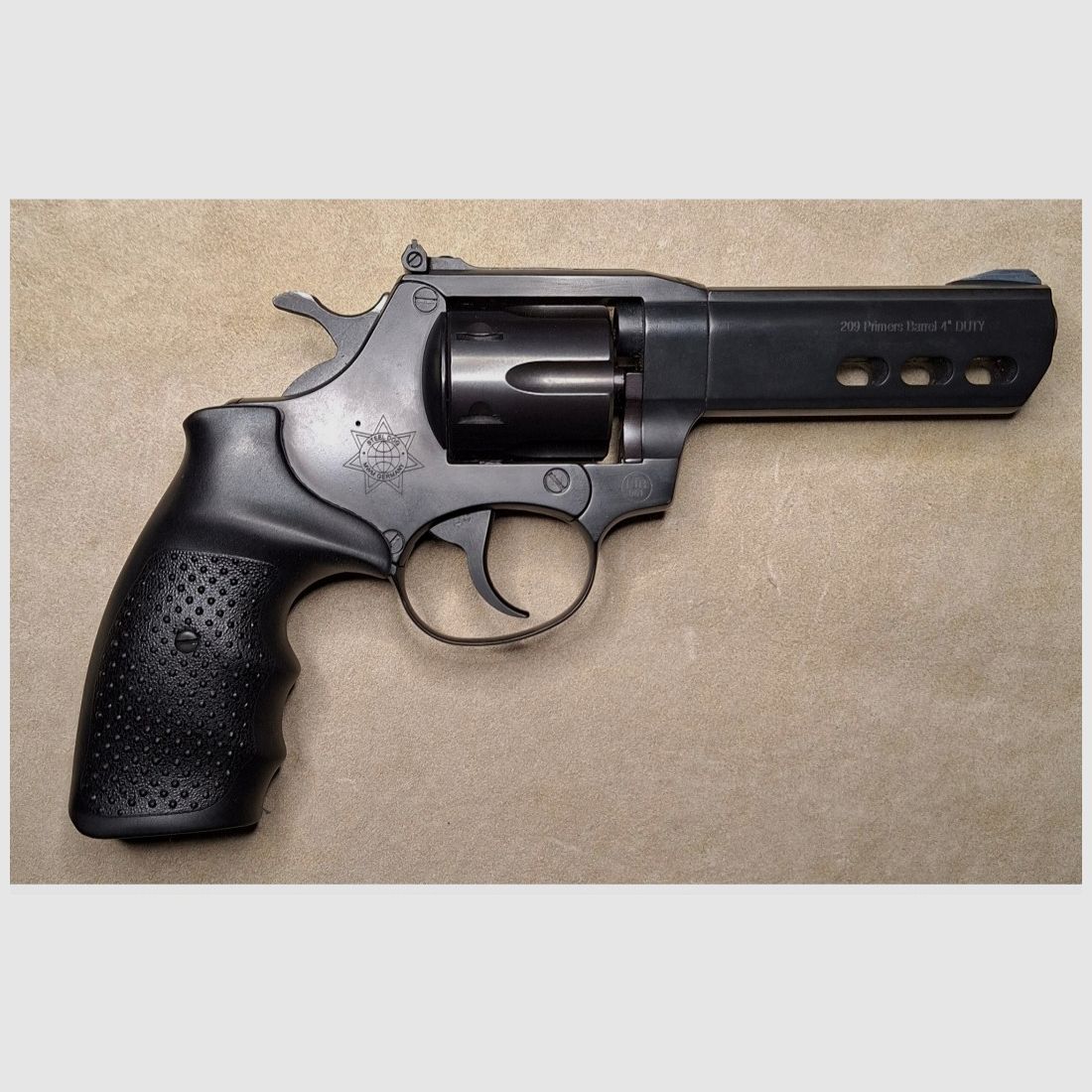  Steel Dog  4" Duty Tac Rewolwer 616, Typ .209 Fiocchi Primery