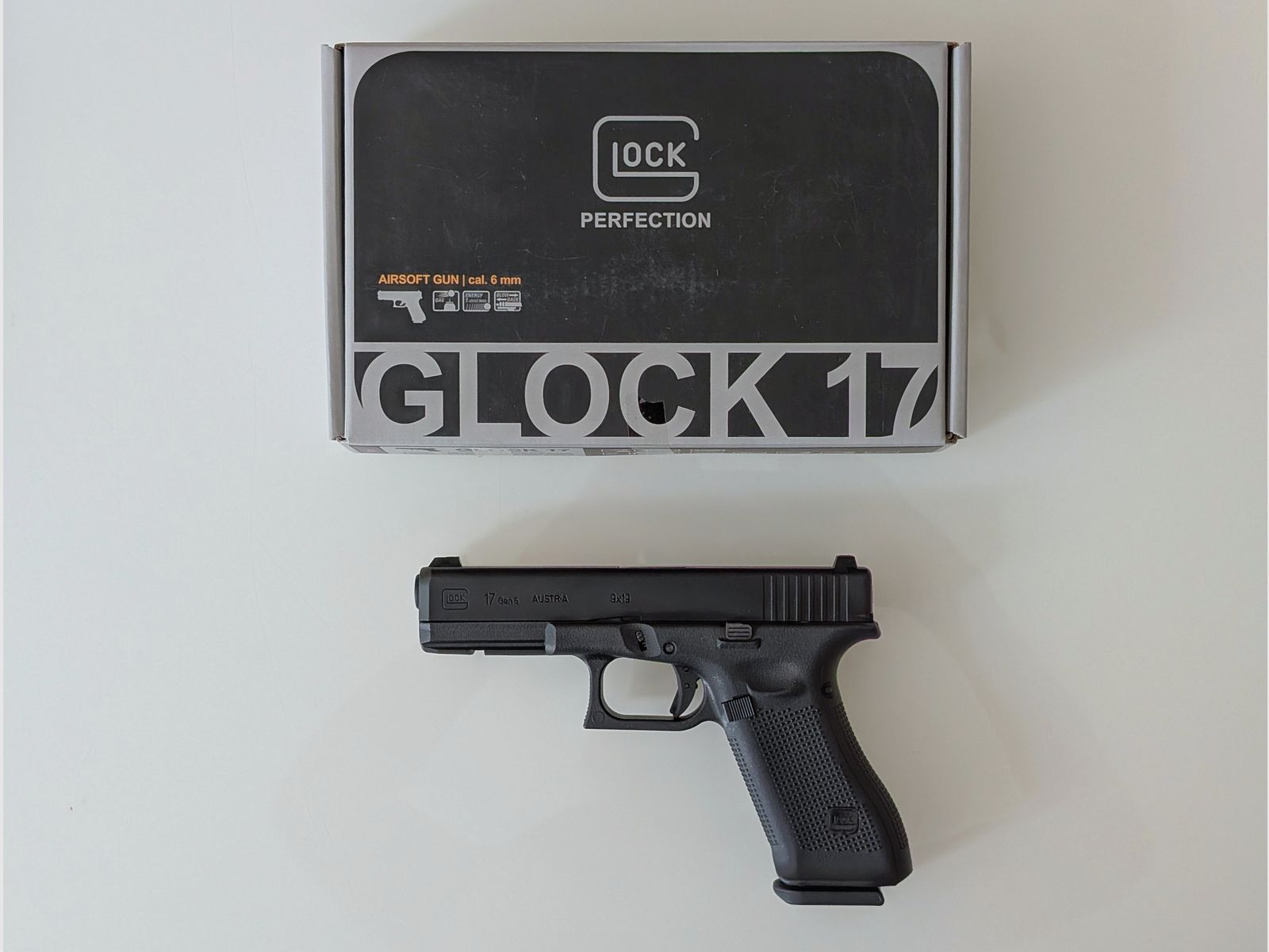 GLOCK 17 Gen5 6 mm, Gas, < 1,0 J