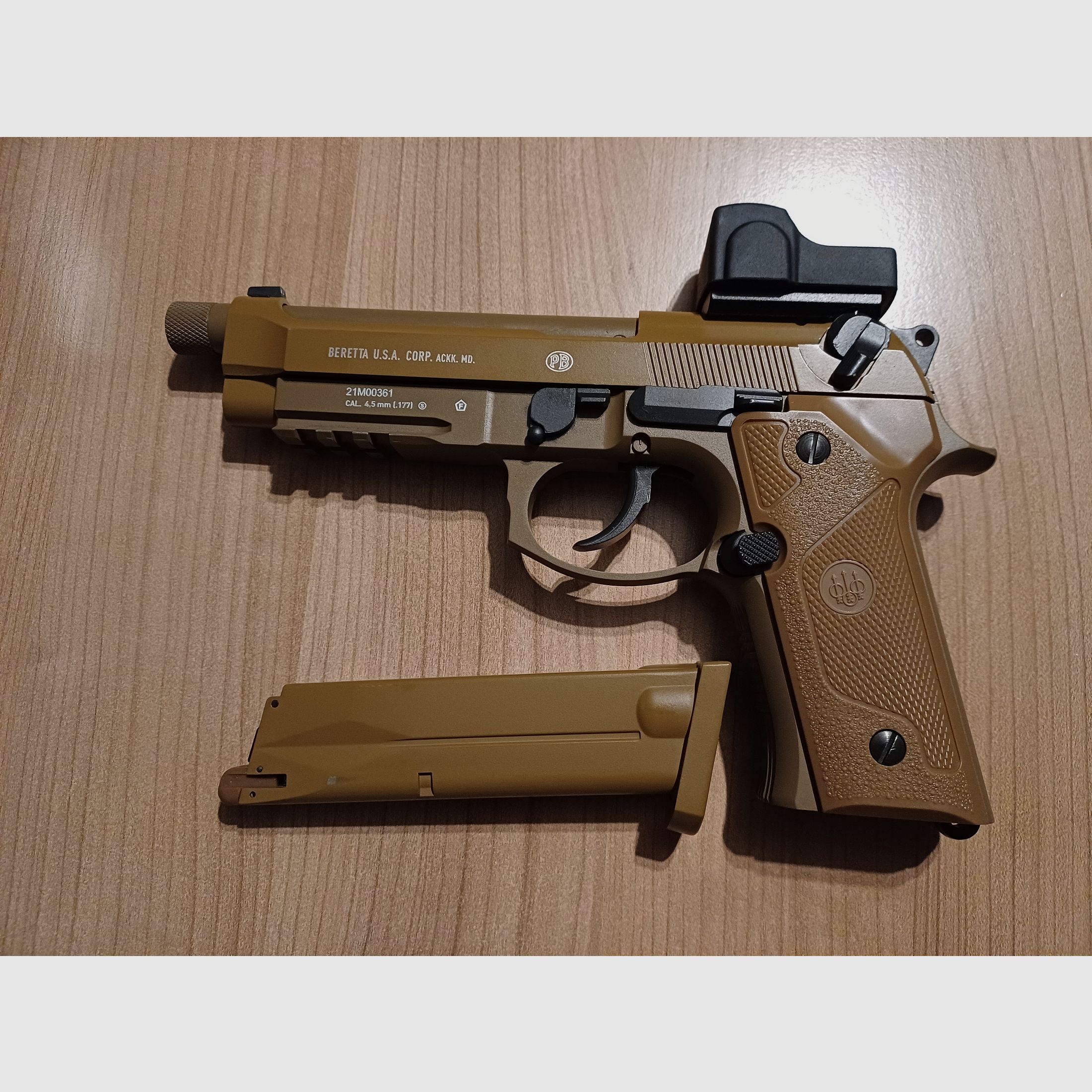 Beretta M9A3 FM FDE CO2 4,5mm BB Blowback Vollmetall met Red Dot Rotpuntkijker !