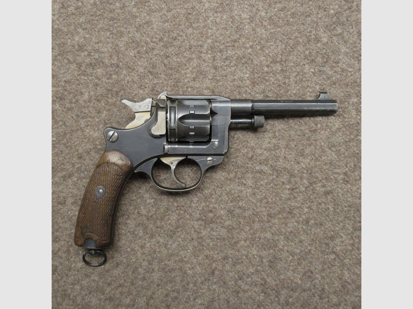 Revolver MAS Mle 1892 cal. 8mm Lebel, image 1 sur 4