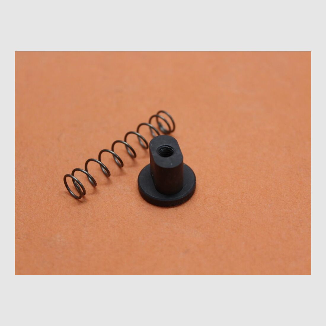 Power Custom AR-15: Pulsante di rilascio del caricatore sovradimensionato Power Custom supporto per caricatore ingrandito., immagine 2 di 4