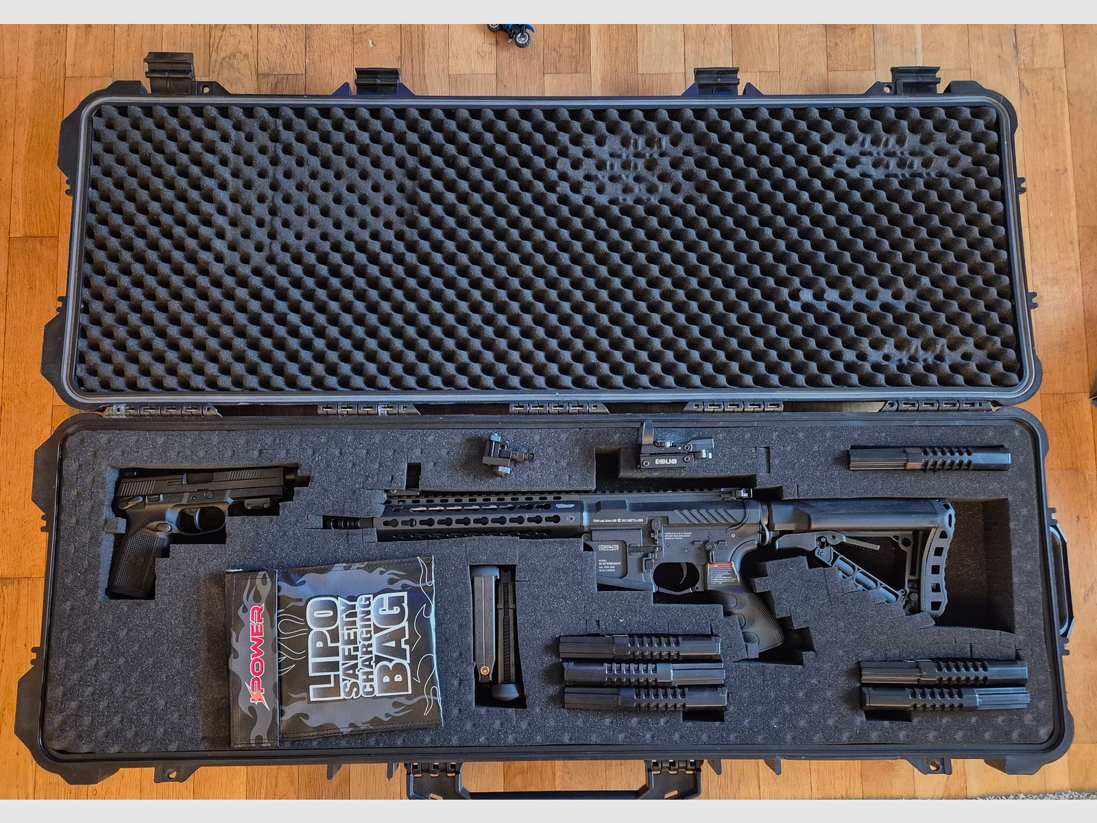 Airsoft Komplettpaket – GC16 E.T.U. S-AEG & Tokyo Marui im Koffer