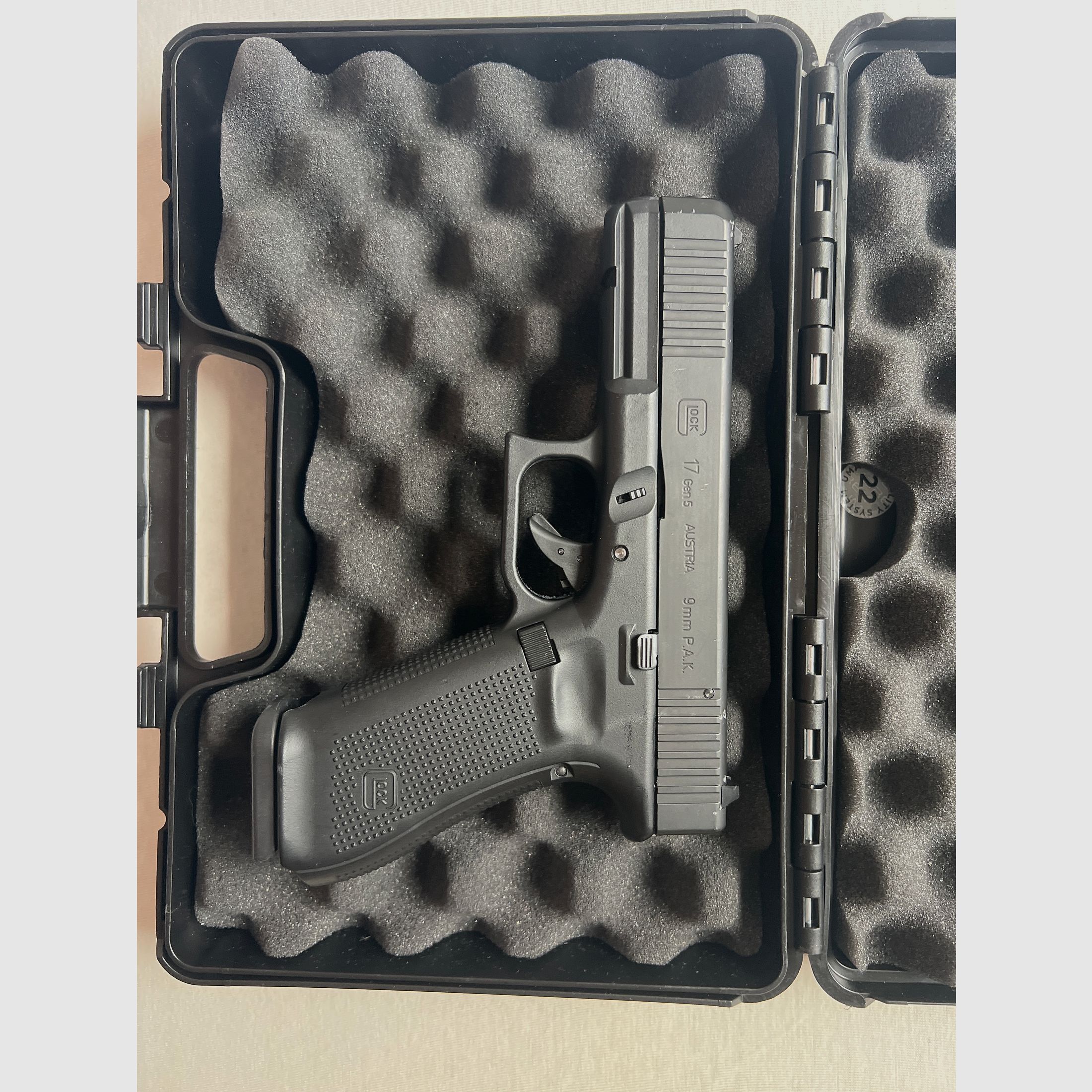 Glock 17 Gen.5 9mm  Schreckschusspistole sks 