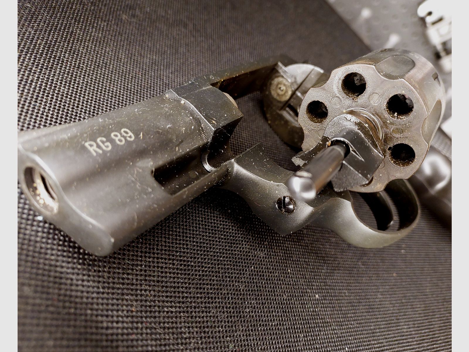 Röhm RG89 Combat Grip revolver a salve 9 mm R.K. PTB 594 RG 89